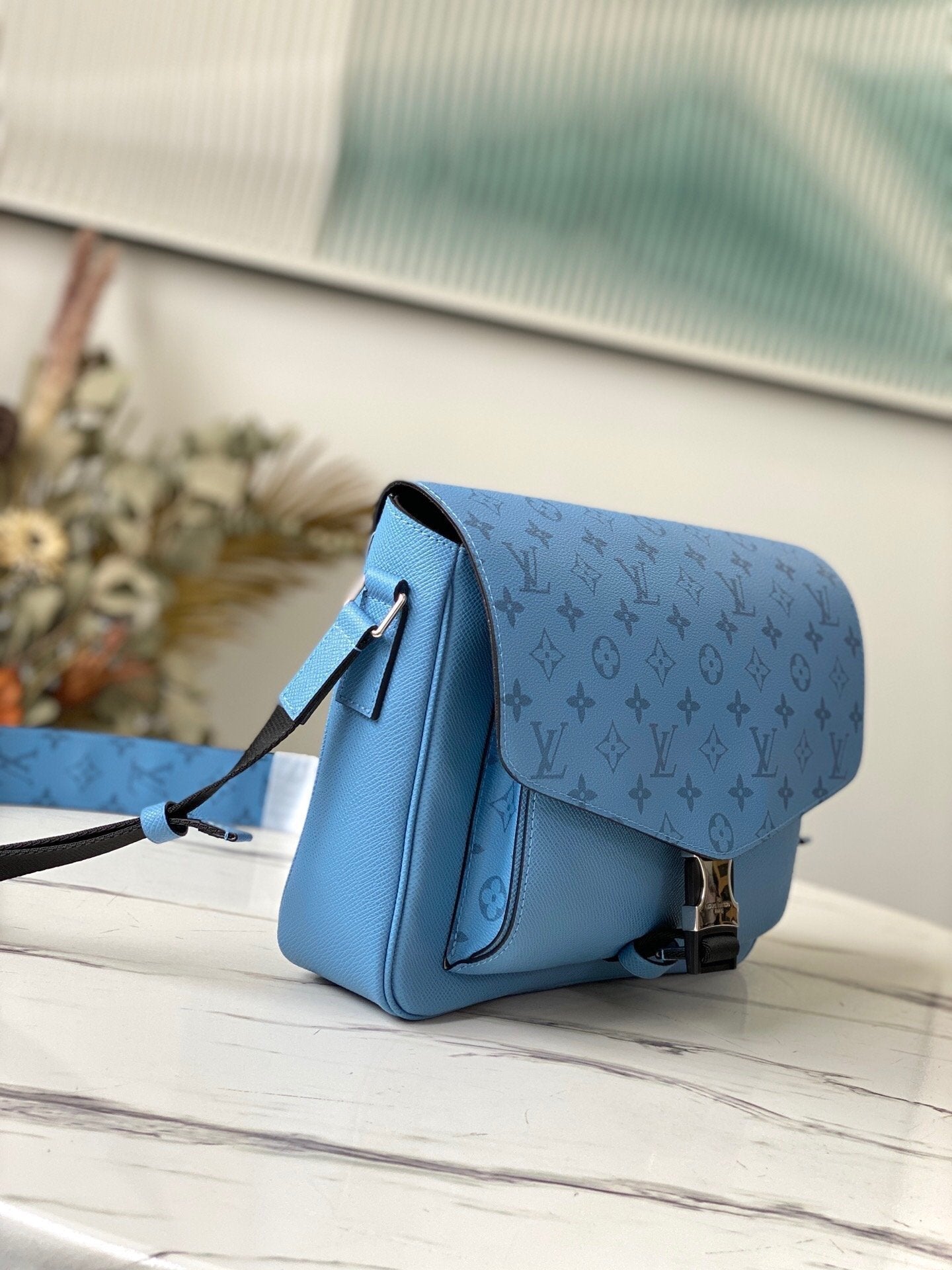 LOUIS VUITTON MESSENGERAMA 29CM TAIGARAMA DENIM BLUE
