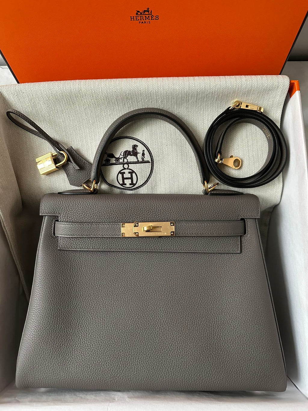 HERMES KELLY 28CM ETAIN TOGO GOLD HARDWARE