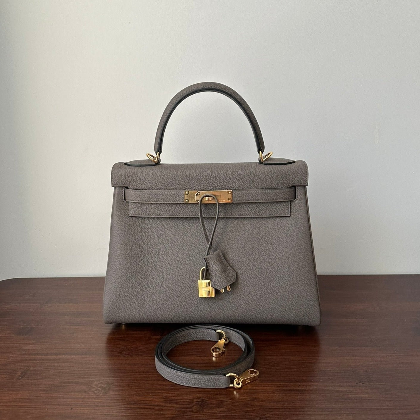 HERMES KELLY 28CM ETAIN TOGO GOLD HARDWARE