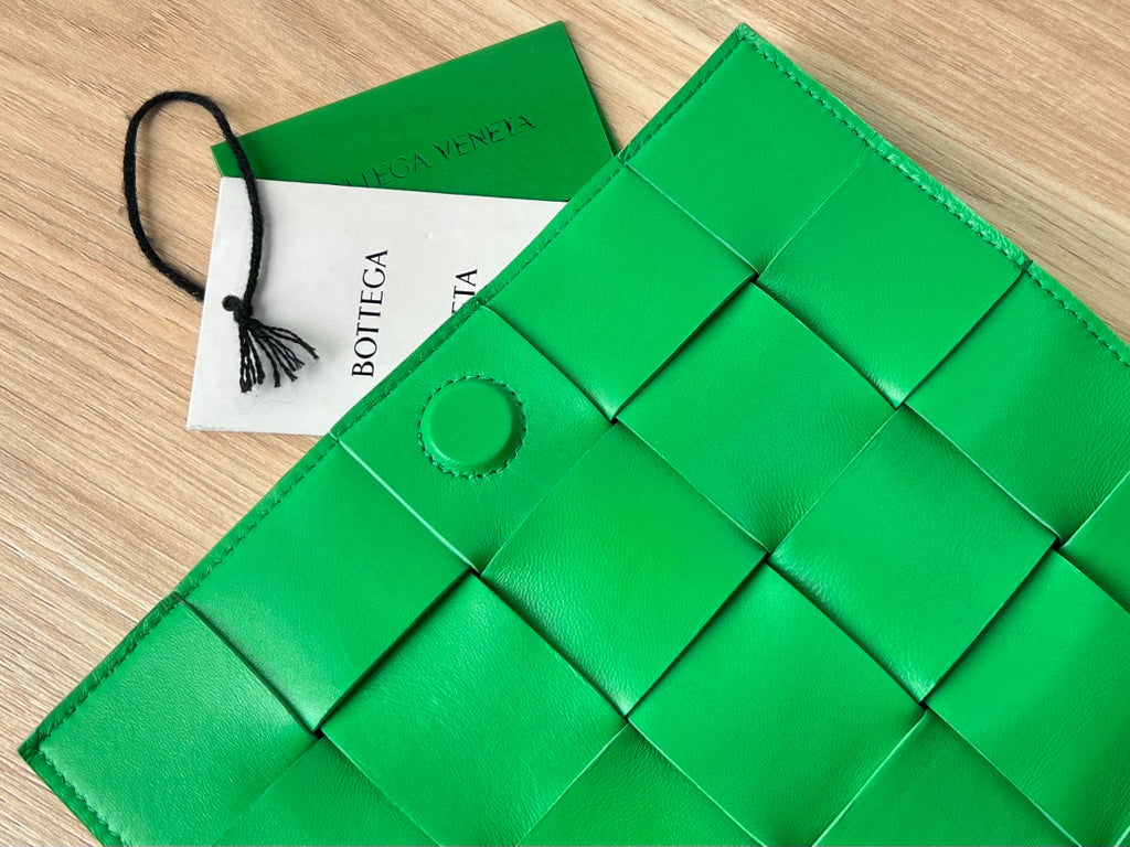 BOTTEGA VENETA SMALL CASSETTE 23 IN GREEN FRINGED CALFSKIN