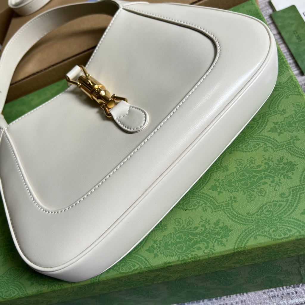 GUCCI JACKIE SMALL 28 SHOULDER BAG IN WHITE CALFSKIN