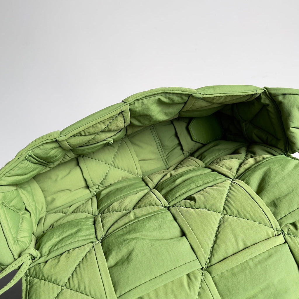BOTTEGA VENETA CASSETTE 32 BAG IN GREEN FERN POLYAMIDE