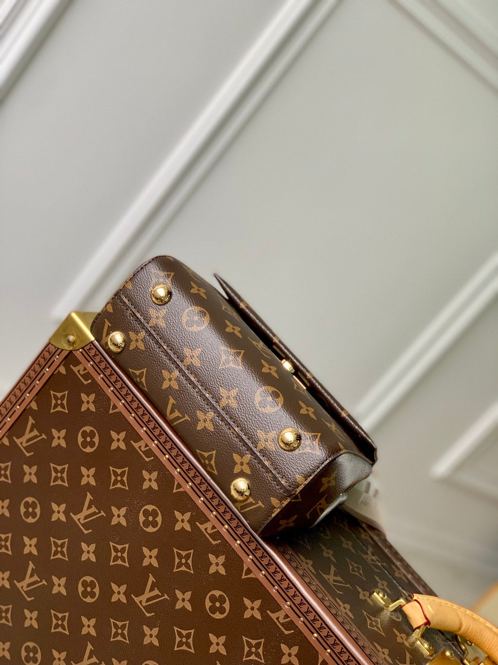 LOUIS VUITTON CLUNY MINI 20 IN BROWN MONOGRAM CANVAS