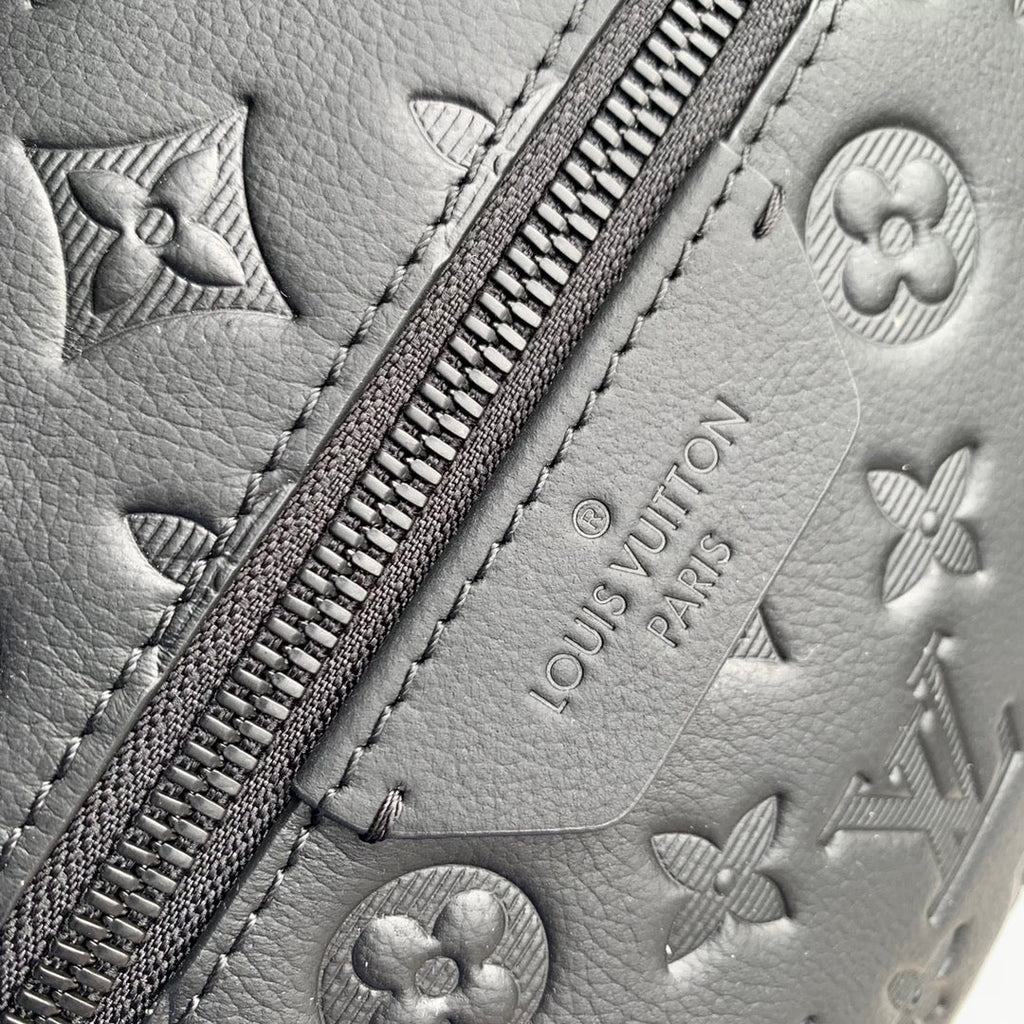 LOUIS VUITTON DISCOVERY PM BACKPACK 38 IN BLACK MONOGRAM LAMBSKIN