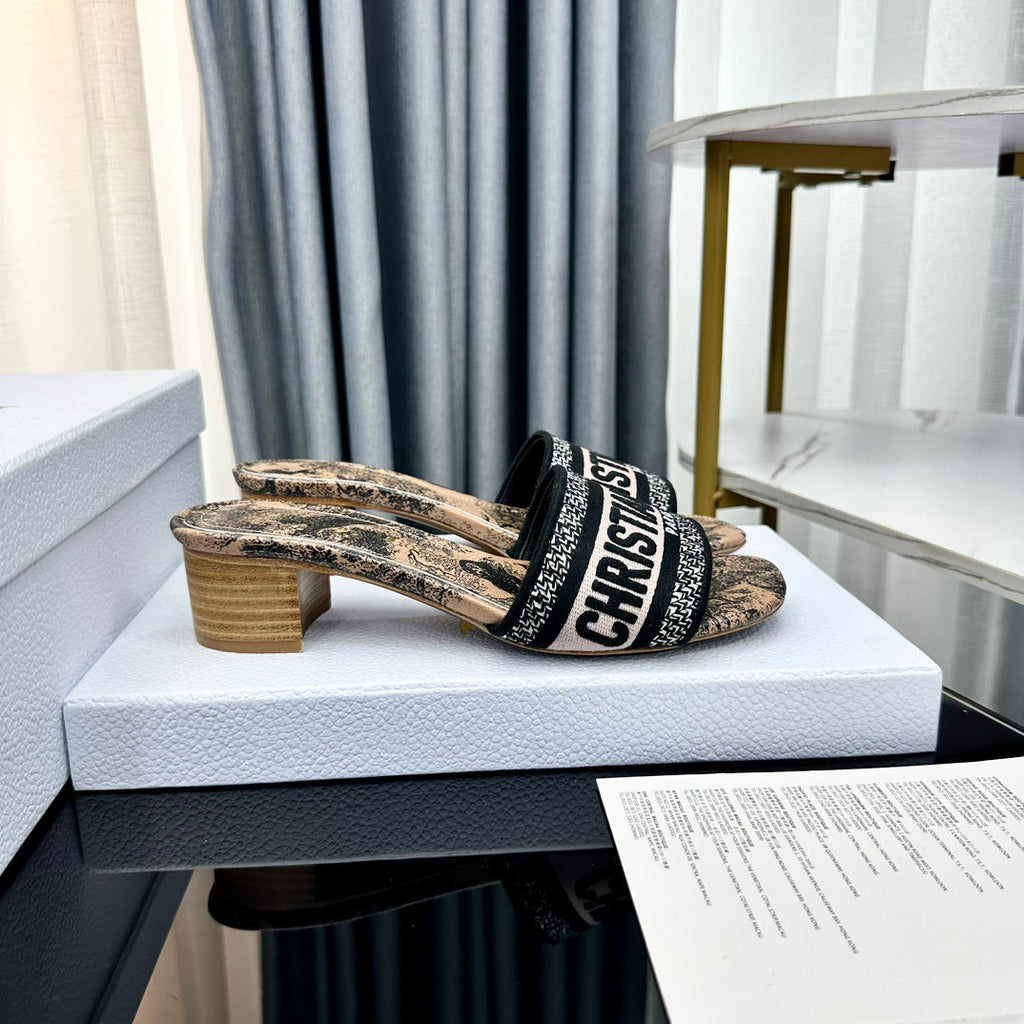 DIOR CD Mule Dway Heeled Slide 45mm Style 48