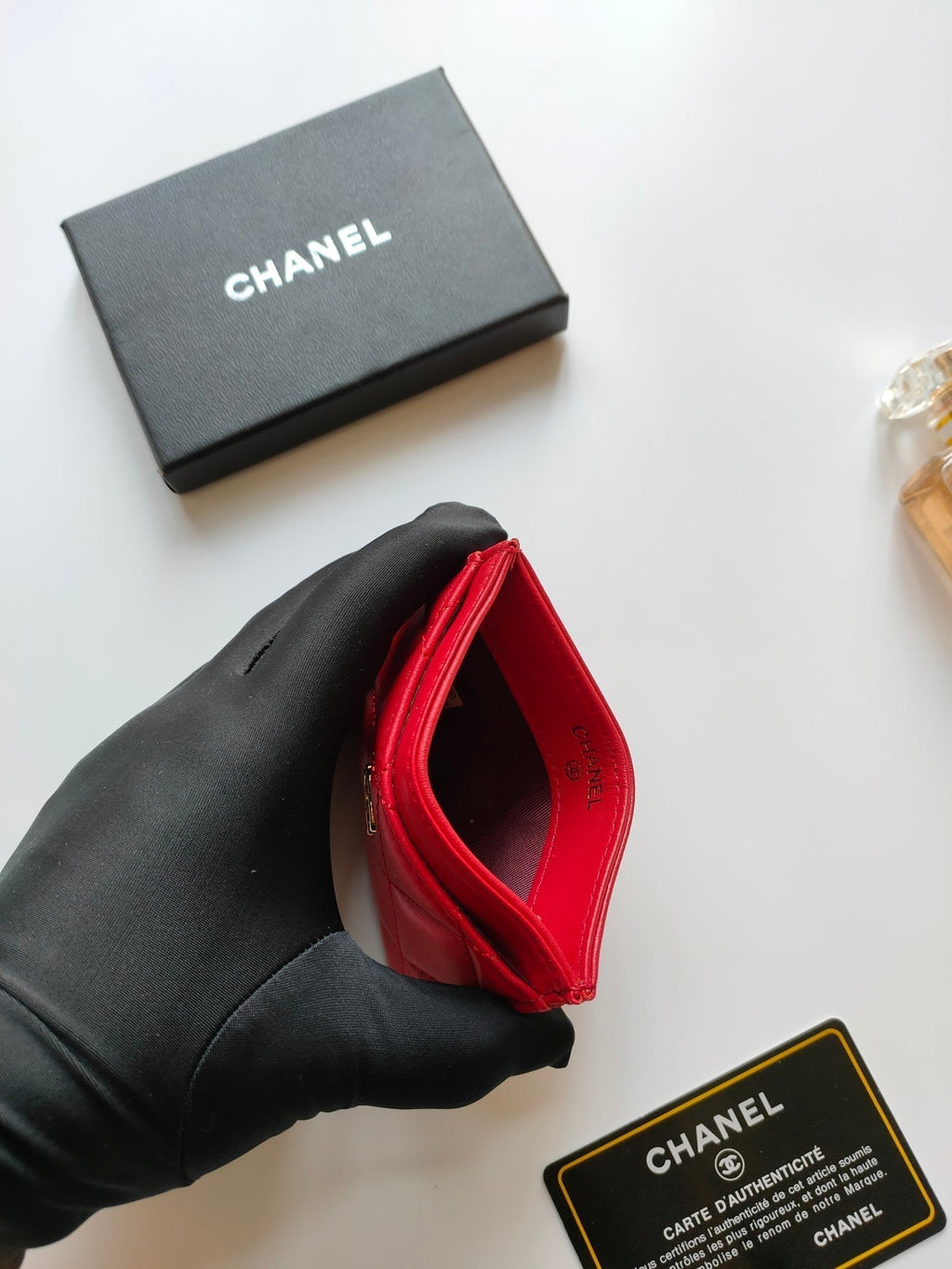 CHANEL CARD HOLDER 11.2 RED CALFSKIN GOLD ICON