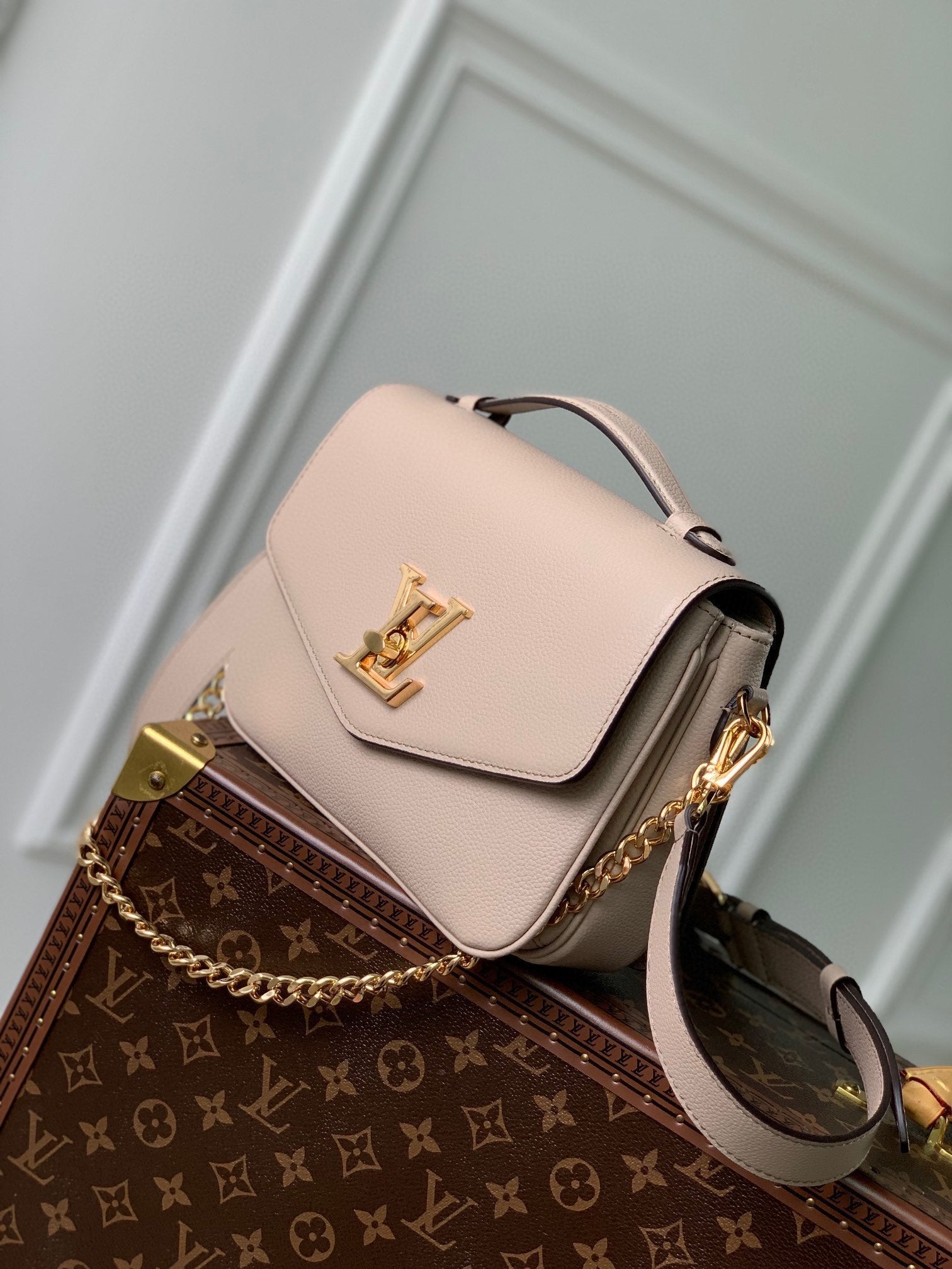 LOUIS VUITTON OXFORD 22 IN BEIGE LAMBSKIN GOLD HARDWARE