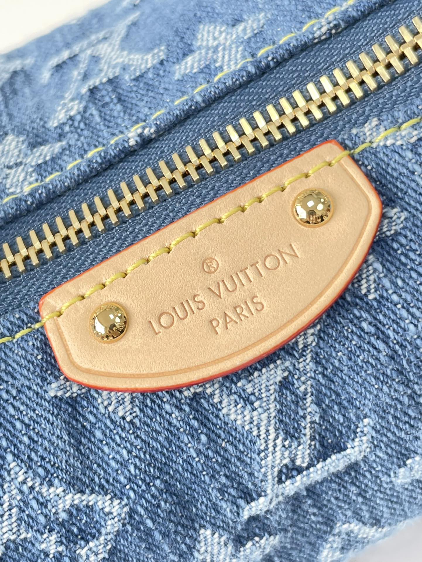 LOUIS VUITTON HILLS POCHETTE 18 IN BLUE MONOGRAM DENIM