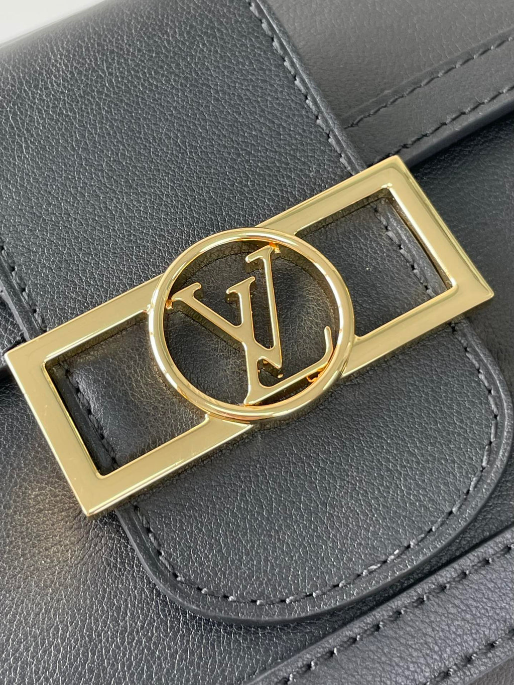 LOUIS VUITTON DAUPHINE SOFT MM 24 IN BLACK SMOOTH LAMBSKIN GOLD HARDWARE