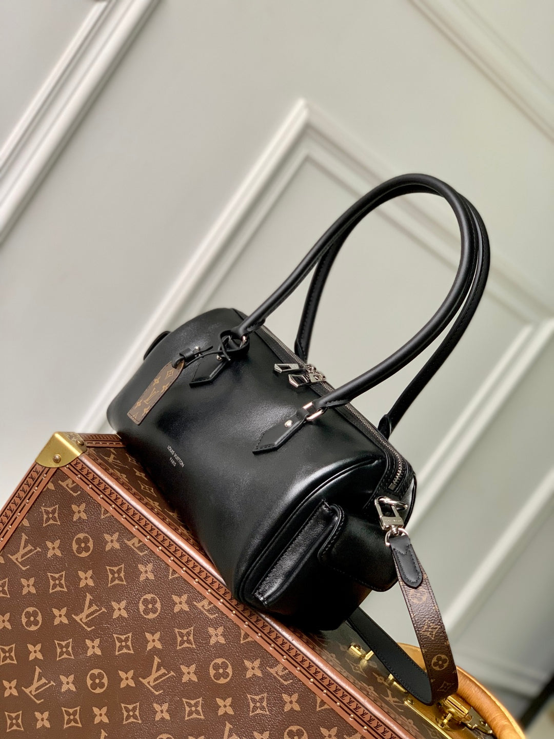 LOUIS VUITTON SPEEDY CARGO VIBE 28 IN BLACK LAMBSKIN MONOGRAM LOGO TAG