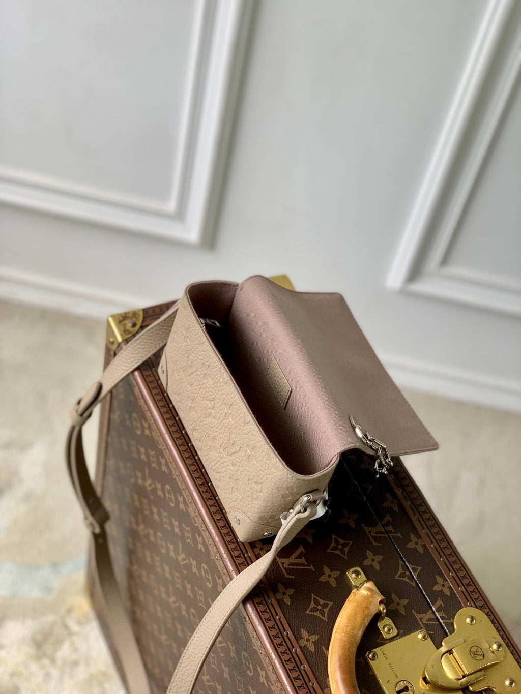 LOUIS VUITTON STEAMER WEARABLE WALLET 18 IN LIGHT BROWN MONOGRAM TAURILLON CALFSKIN