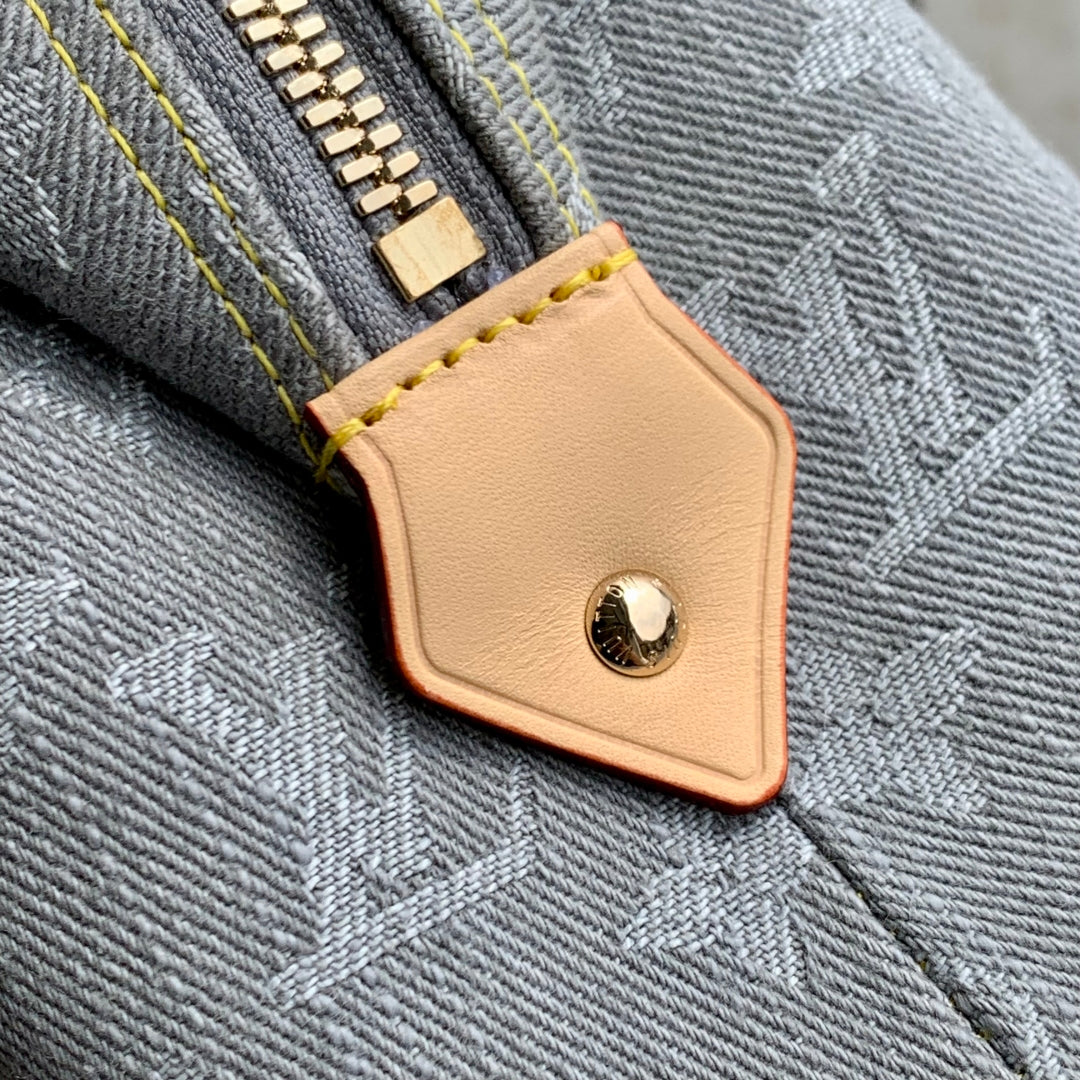 LOUIS VUITTON COSMETIC POUCH 27 IN GREY MONOGRAM DENIM GOLD HARDWARE