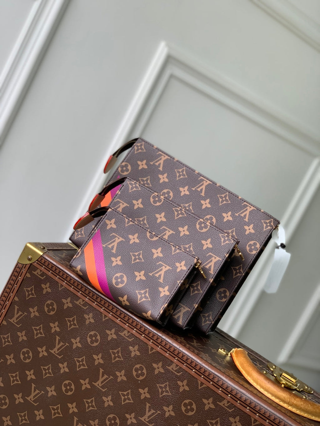 LOUIS VUITTON RIO TOILET POUCH 25 IN BROWN CANVAS MONOGRAM GOLD LOCK