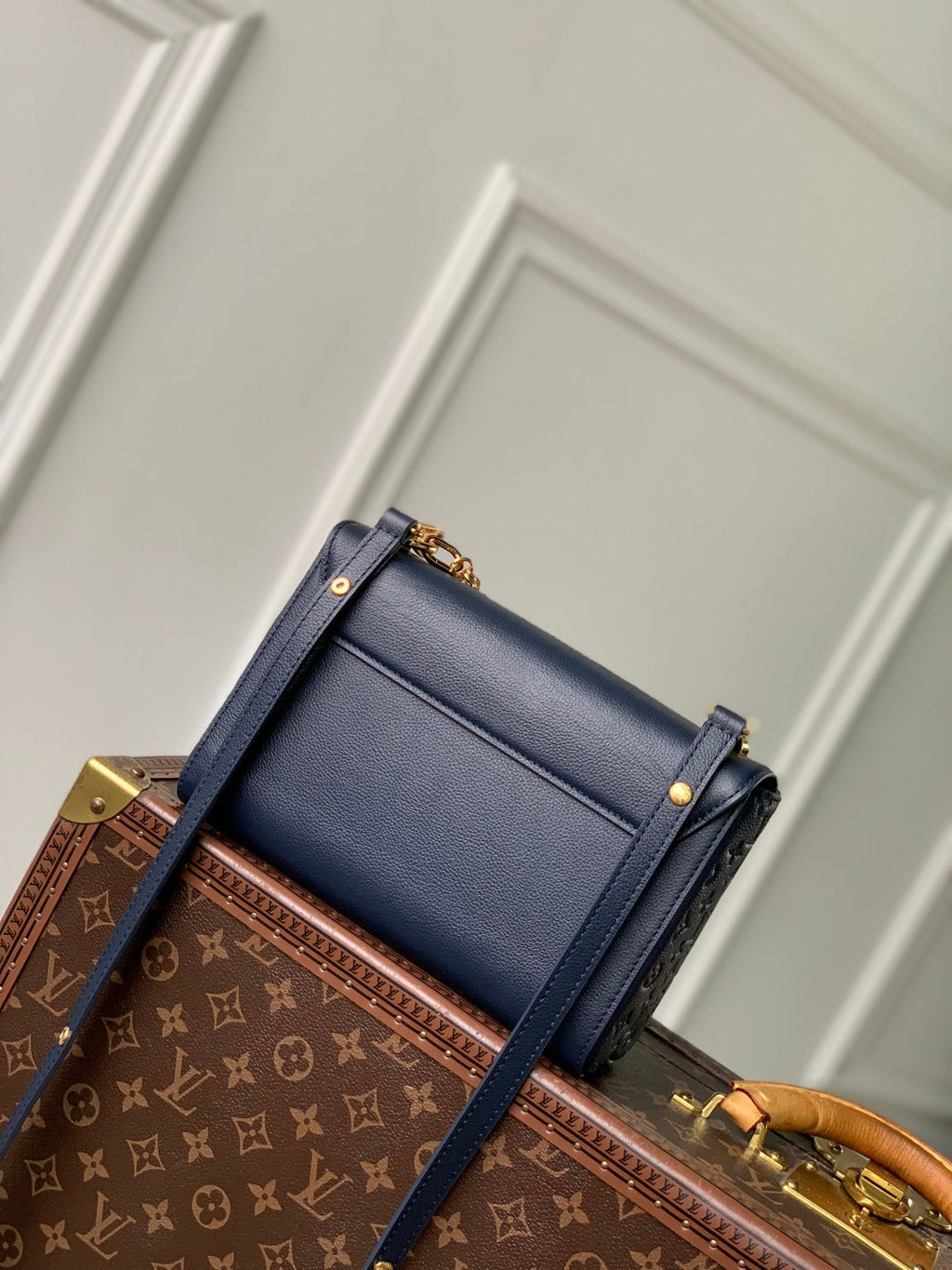 LOUIS VUITTON TWIST SLIM 19 IN NAVY BLUE TAURILLON CALFSKIN GOLD HARDWARE