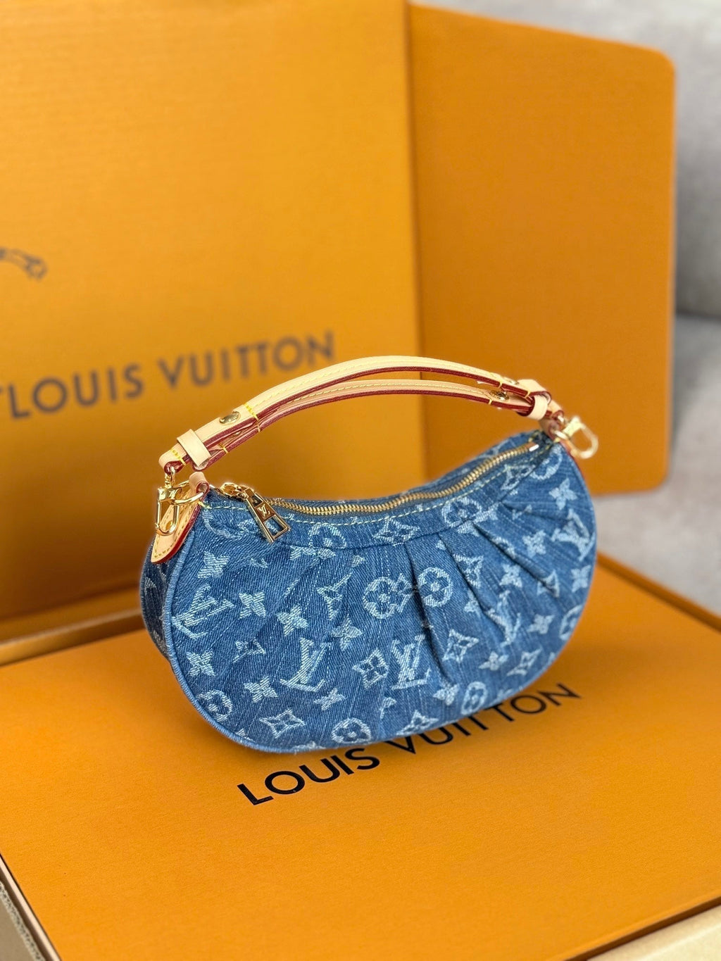 LOUIS VUITTON LV 25S POCHETTE VALLEY 21 IN BLUE DENIM MONOGRAM LEATHER TRIM GOLD HARDWARE