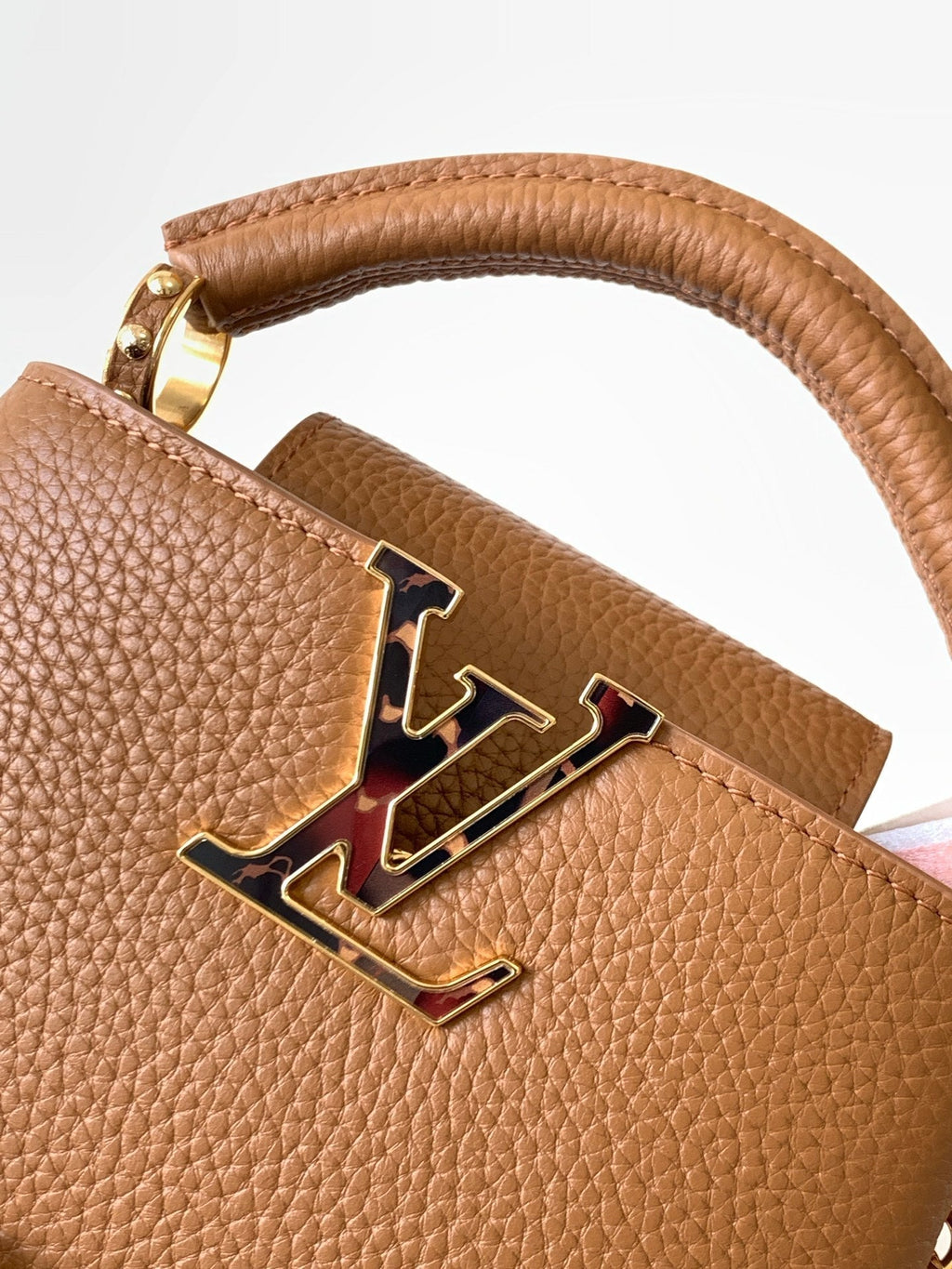 LOUIS VUITTON LV 25S CAPUCINES BAG 21 IN TAN CALFSKIN GOLD HARDWARE