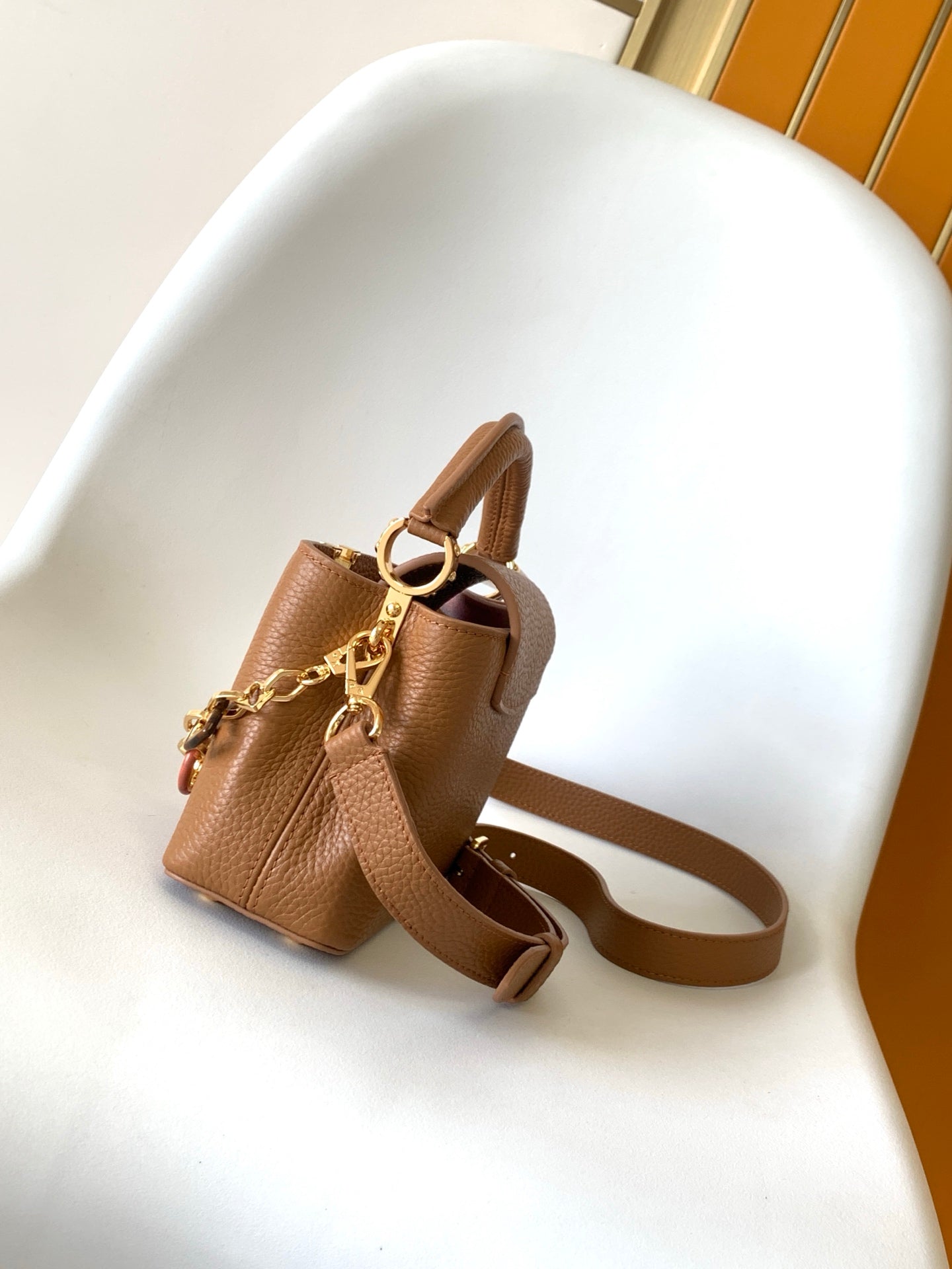 LOUIS VUITTON LV 25S CAPUCINES BAG 21 IN TAN CALFSKIN GOLD HARDWARE