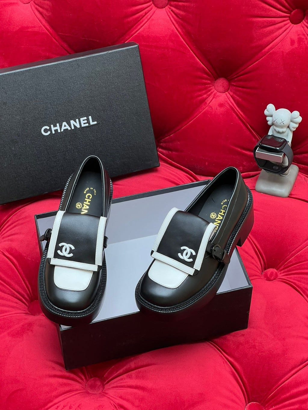 CHANEL MOASIN LOAFER IN BLACK MIX WHITE LAMBSKIN