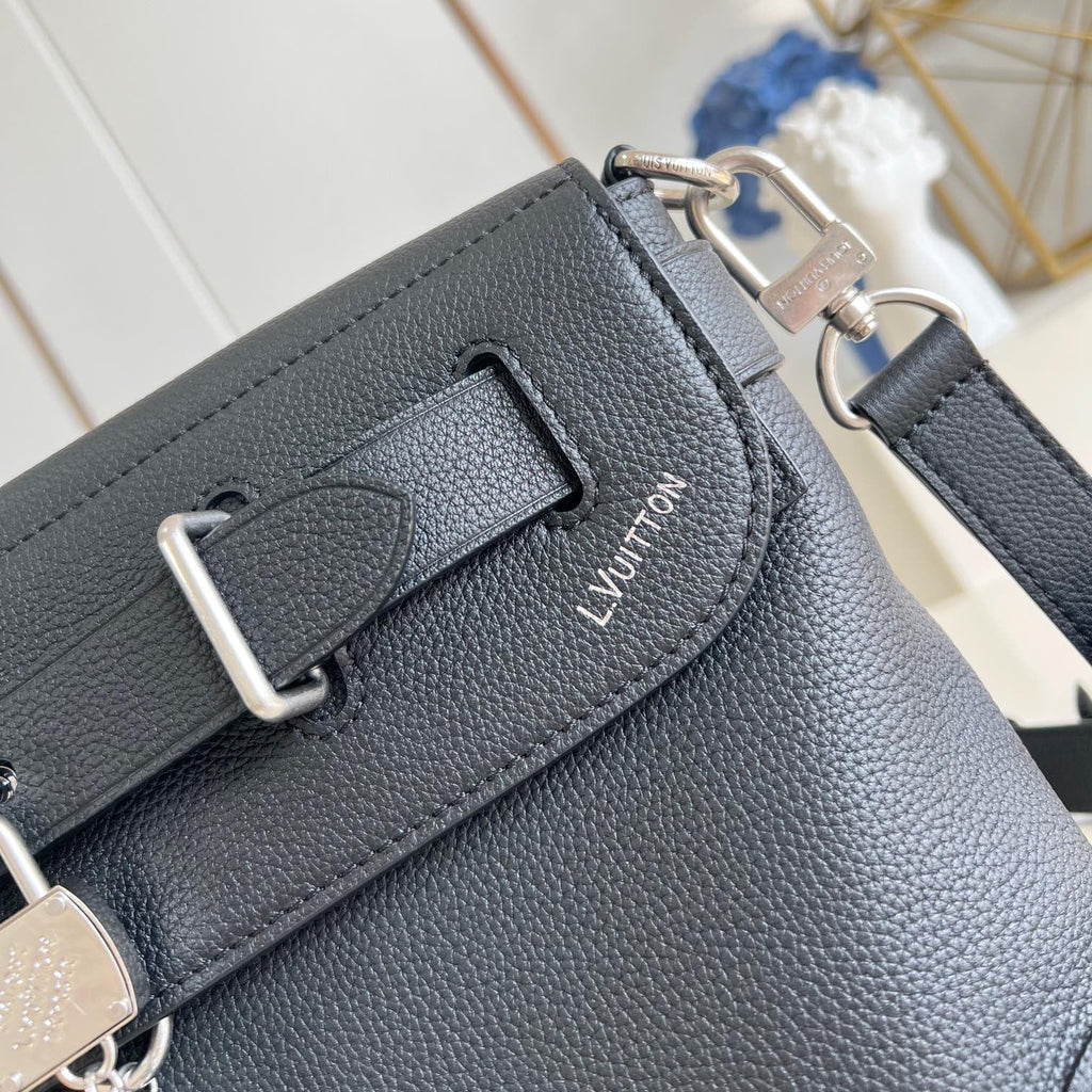 LOUIS VUITTON STEAMER CROSSBODY 30 IN BLACK CALFSKIN SILVER HARDWARE