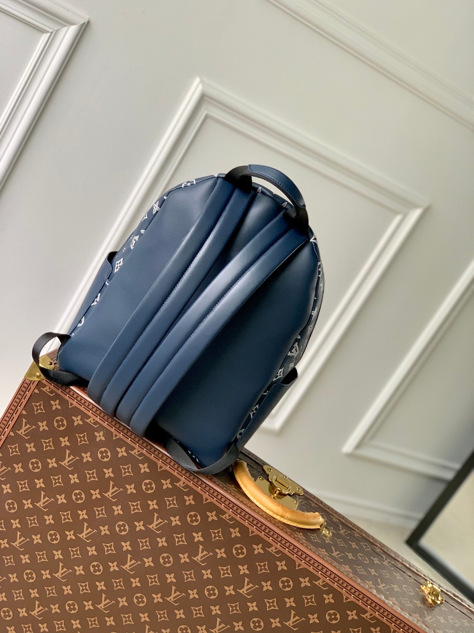 LOUIS VUITTON DISCOVERY PM BACKPACK 38 IN NAVY BLUE LAMBSKIN WHITE MONOGRAM LOGO