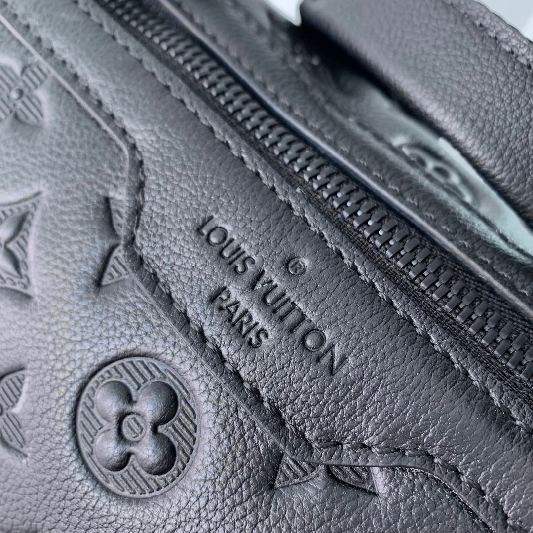 LOUIS VUITTON GETAWAY BACKPACK 50 IN BLACK MONOGRAM ECLIPSE CANVAS AND CALFSKIN EMBOSSED LOGO