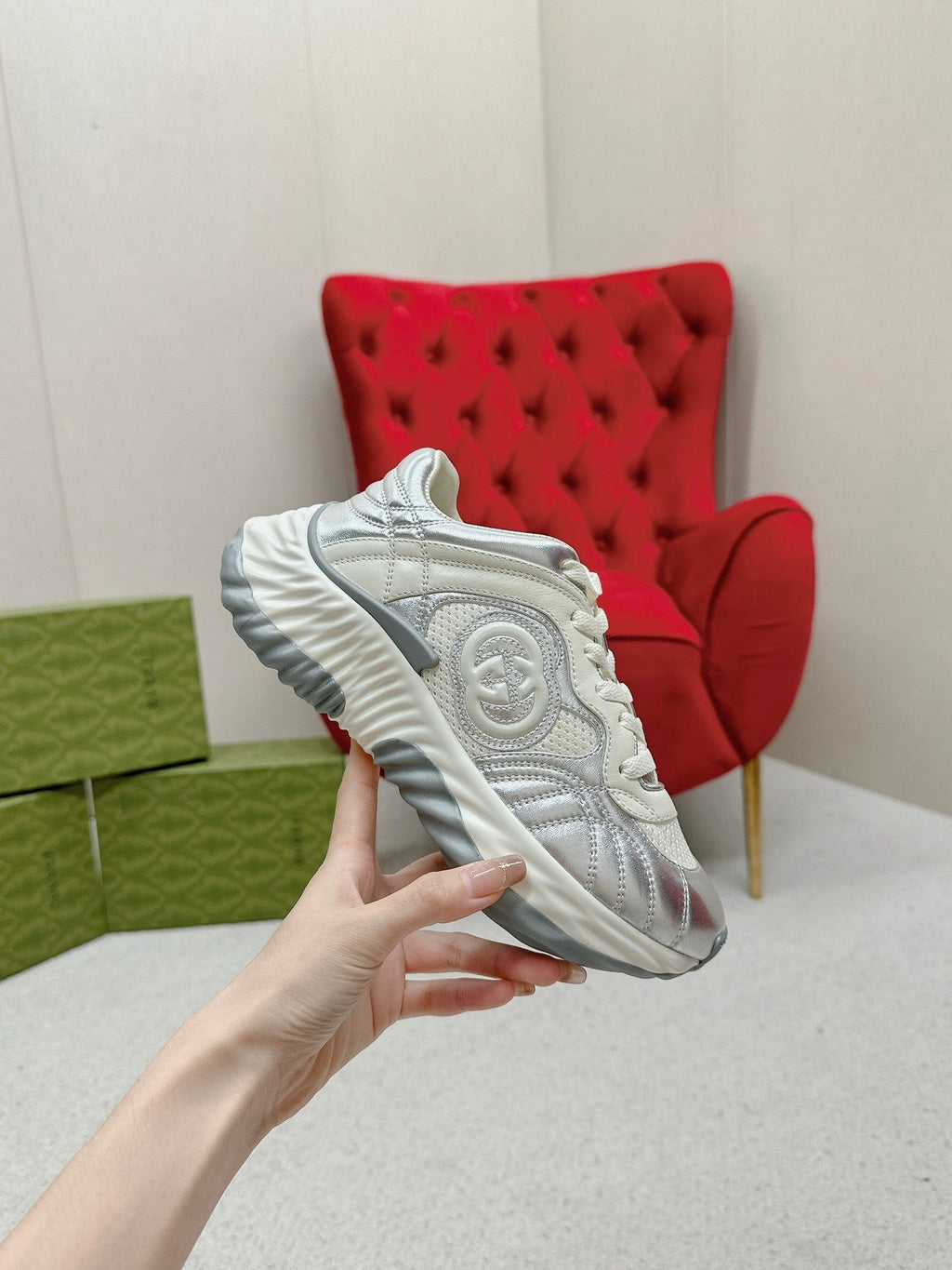GUCCI RIPPLE TRAINER LIGHT SILVER LAMBSKIN