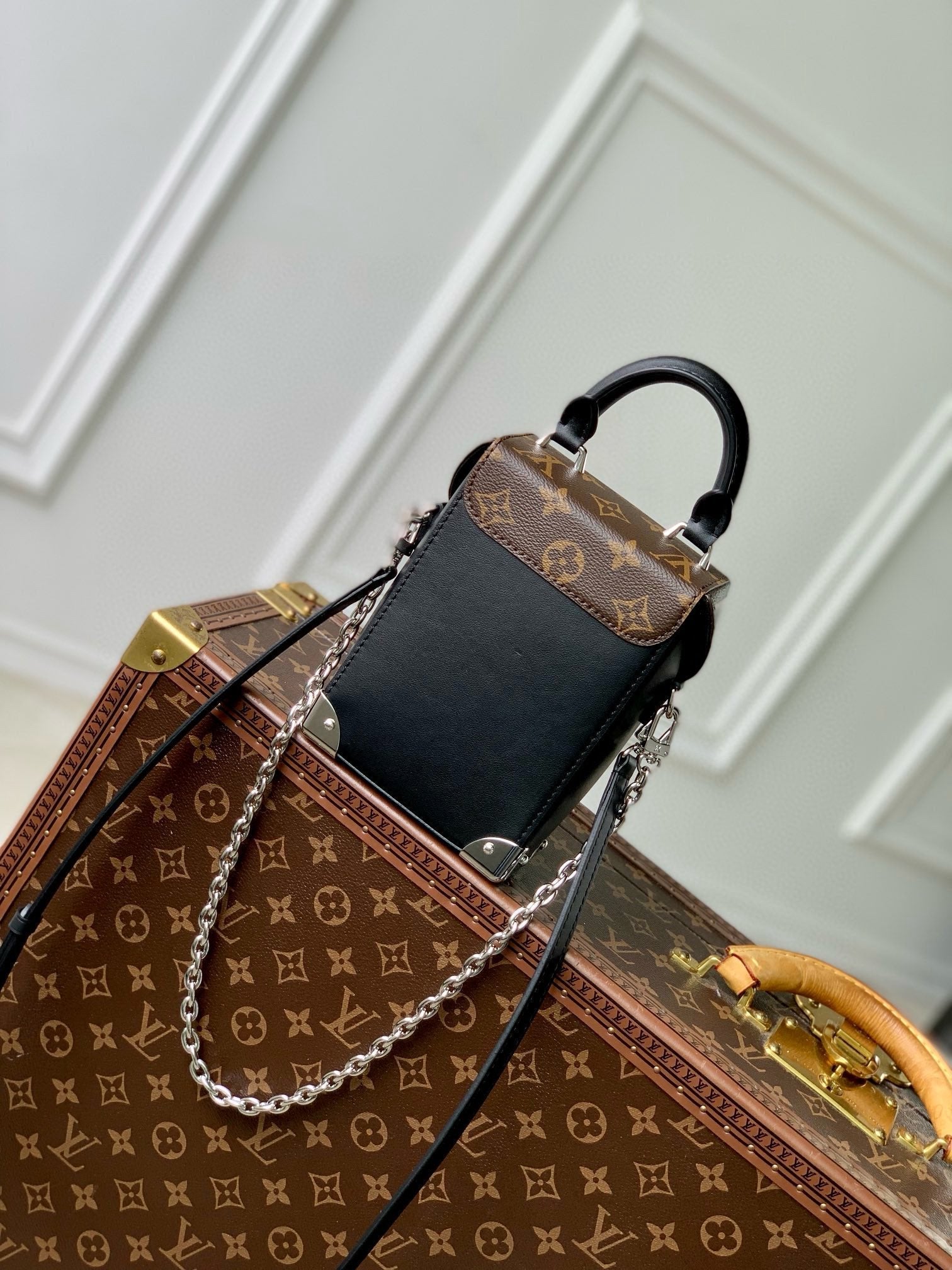 LOUIS VUITTON CAMERA BOX VIVE BAG 17 IN BLACK MONOGRAM CALFSKIN SILVER-TONE METALLIC