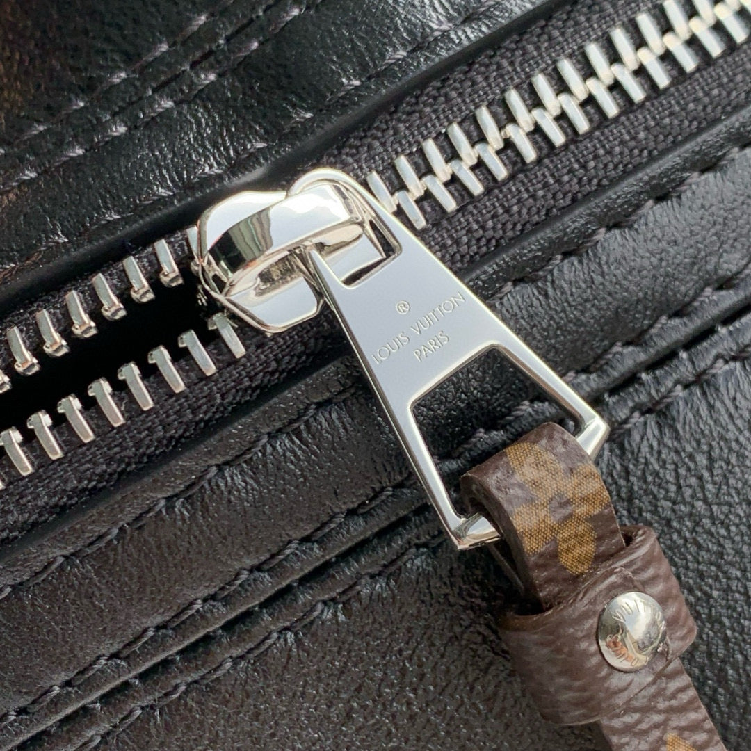LOUIS VUITTON POCHETTE VIBE HANDBAG 25 IN BLACK LAMBSKIN BROWN COWHIDE AND COATED CANVAS TRIM