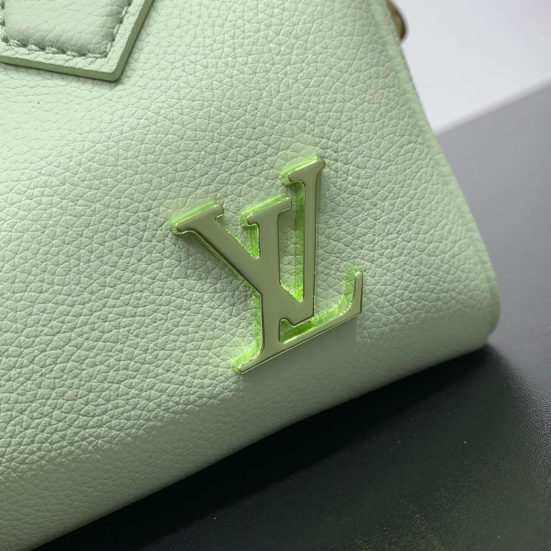 LOUIS VUITTON SPEEDY 18 IN PASTEL GREEN CALFSKIN GOLD HARDWARE