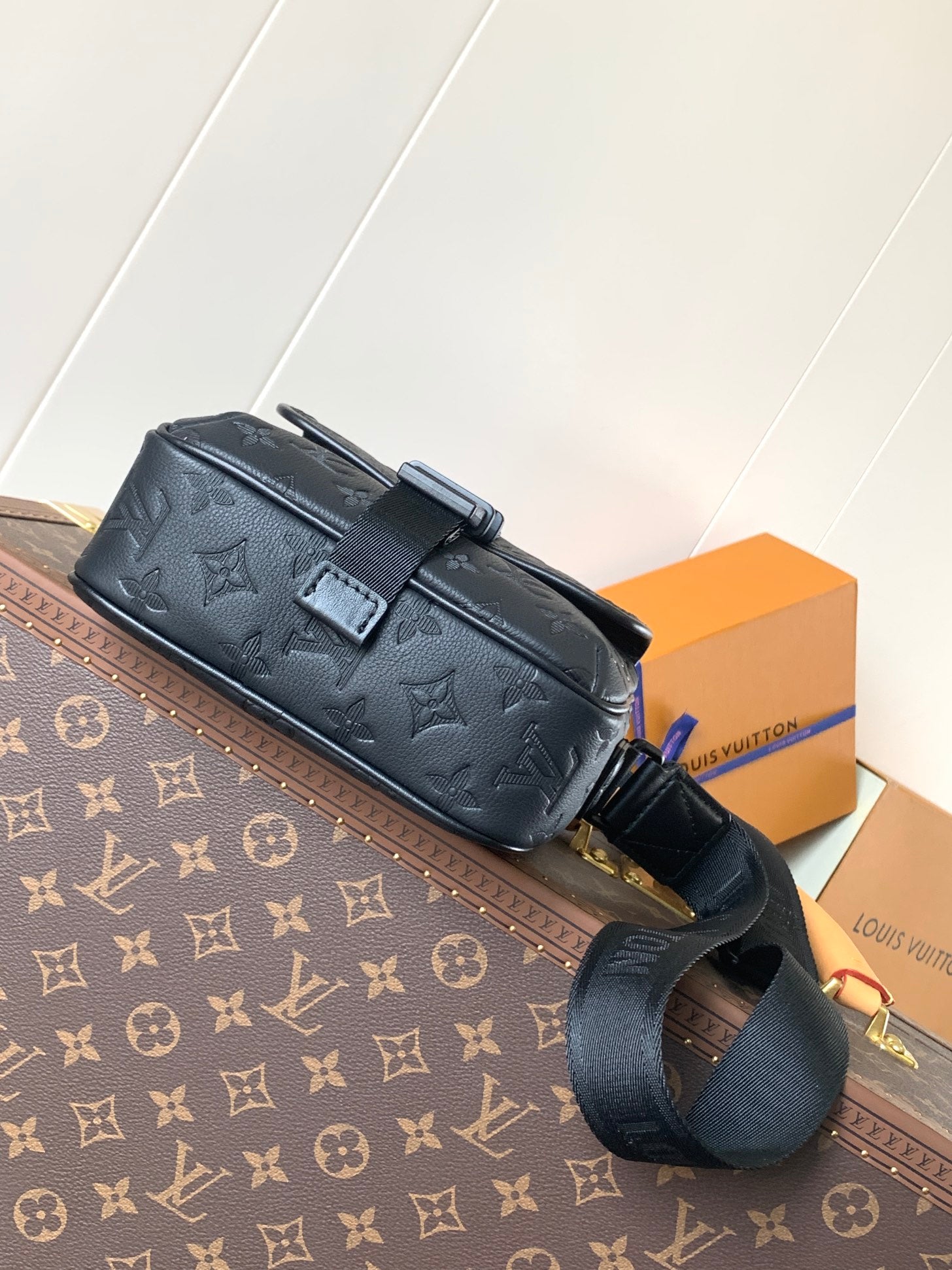 LOUIS VUITTON LV 25S GETAWAY MESSENGER BAG 20 IN BLACK MONOGRAM SHADOW EMBOSSED CALFSKIN