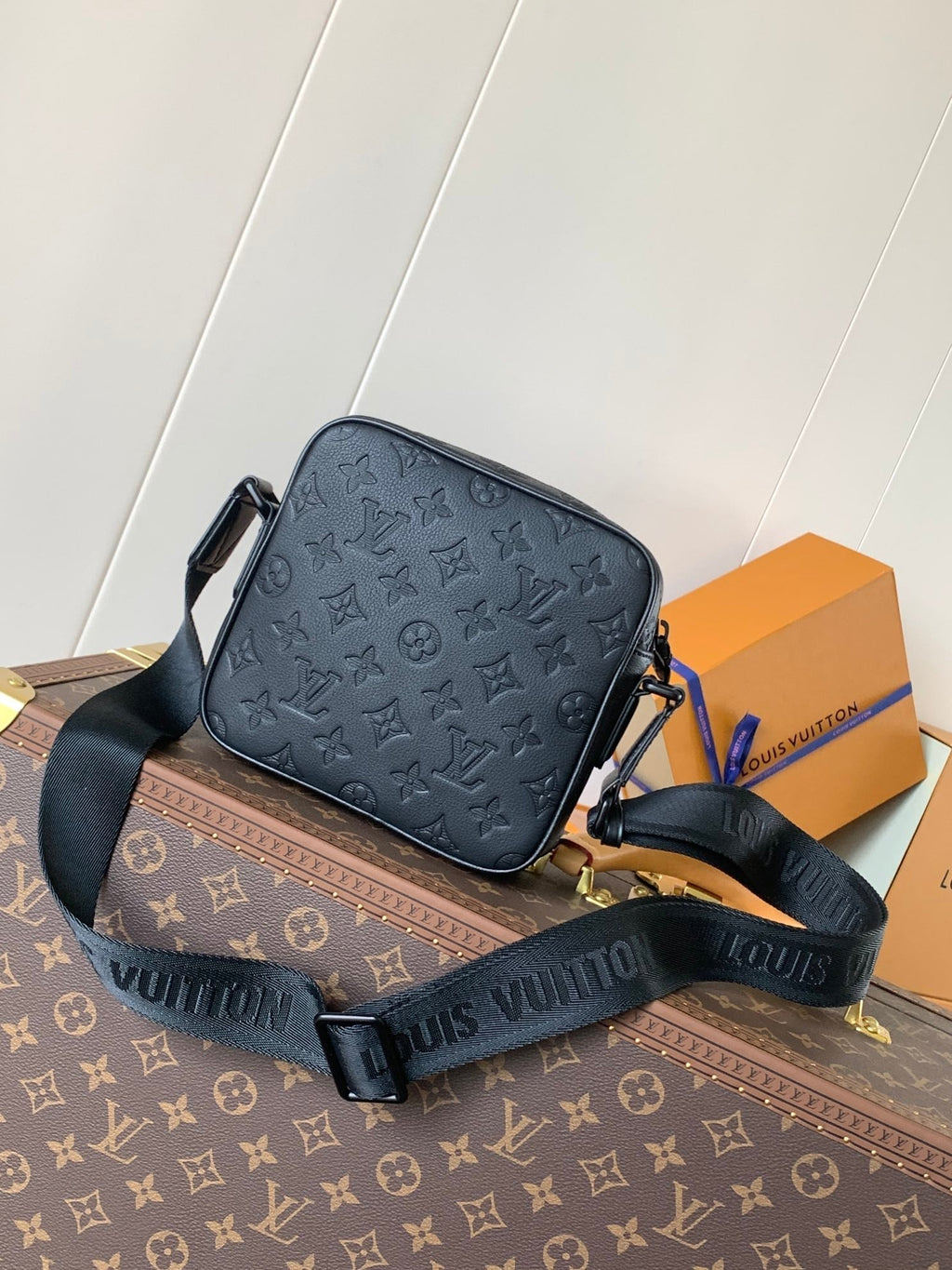 LOUIS VUITTON LV 25S GETAWAY MESSENGER BAG 20 IN BLACK MONOGRAM SHADOW EMBOSSED CALFSKIN
