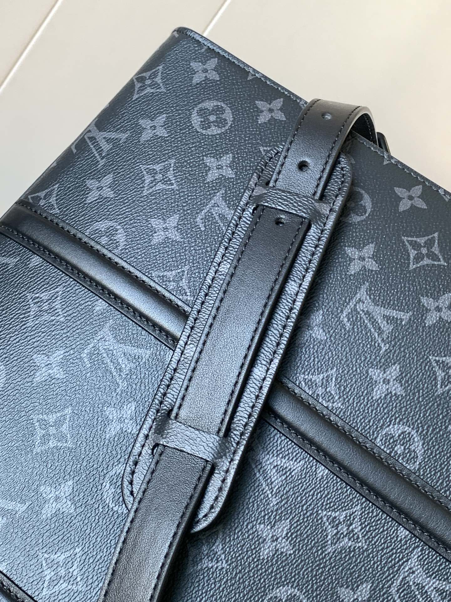 LOUIS VUITTON LV 25S SAC PLAT BAG 39 IN BLACK MONOGRAM ECLIPSE CANVAS