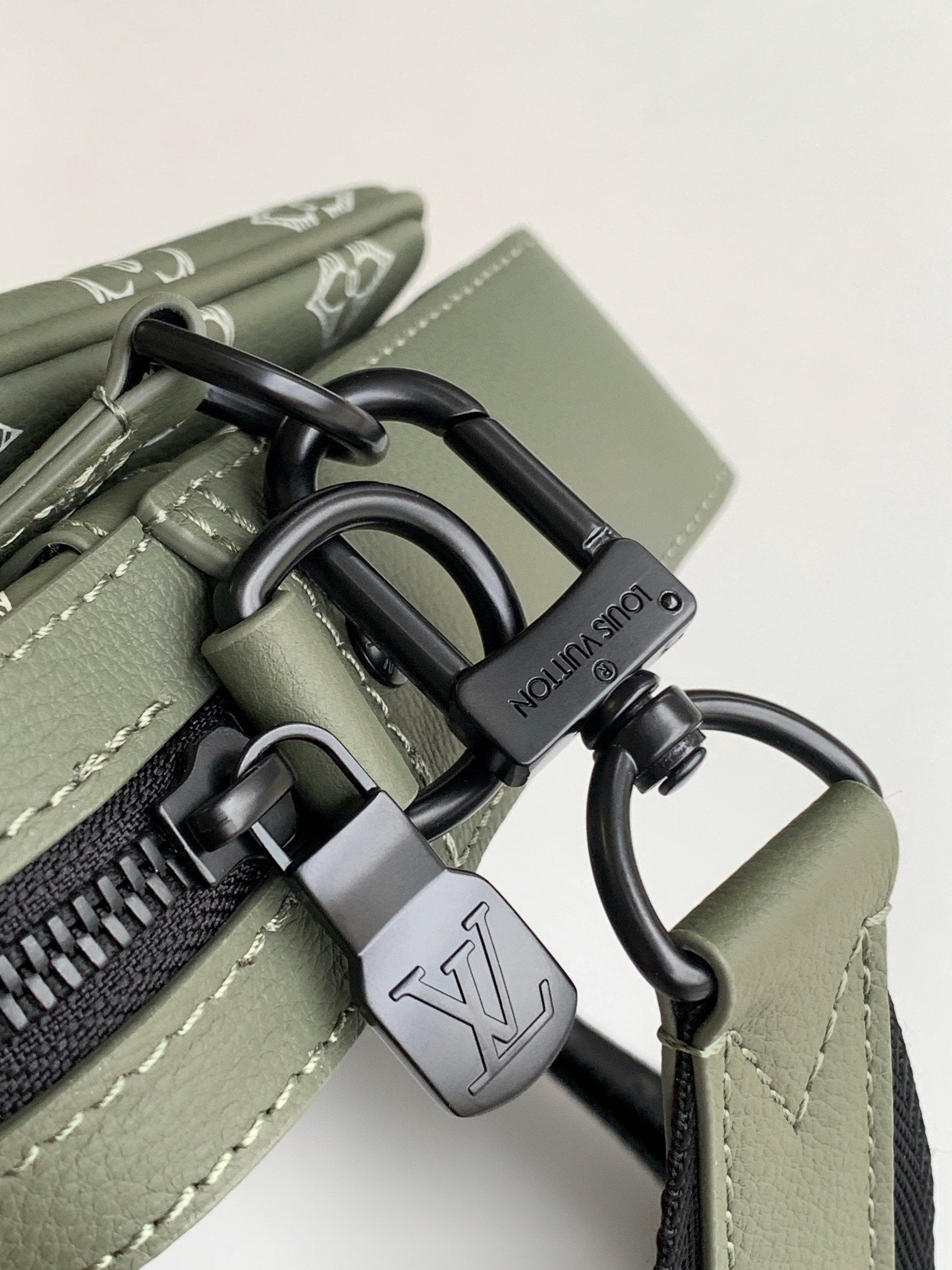 LOUIS VUITTON TRIO MESSENGER BAG 25 IN GREEN MONOGRAM SHADOW CALFSKIN