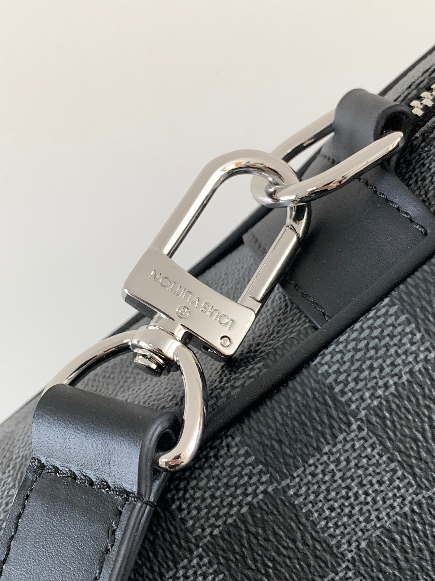 LOUIS VUITTON PORTE- DOCUMENTS VOYAGE NM HANDBAG 36 IN BLACK DAMIER GRAPHITE CANVAS