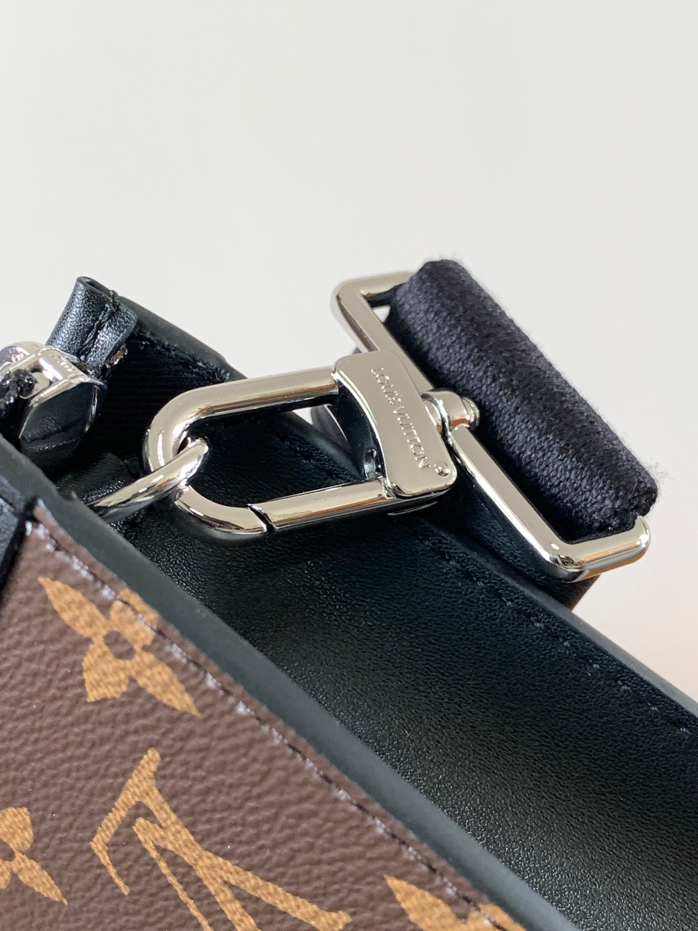 LOUIS VUITTON LV 25S GASTON WEARABLE WALLET 22 IN MONOGRAM MACASSAR CANVAS