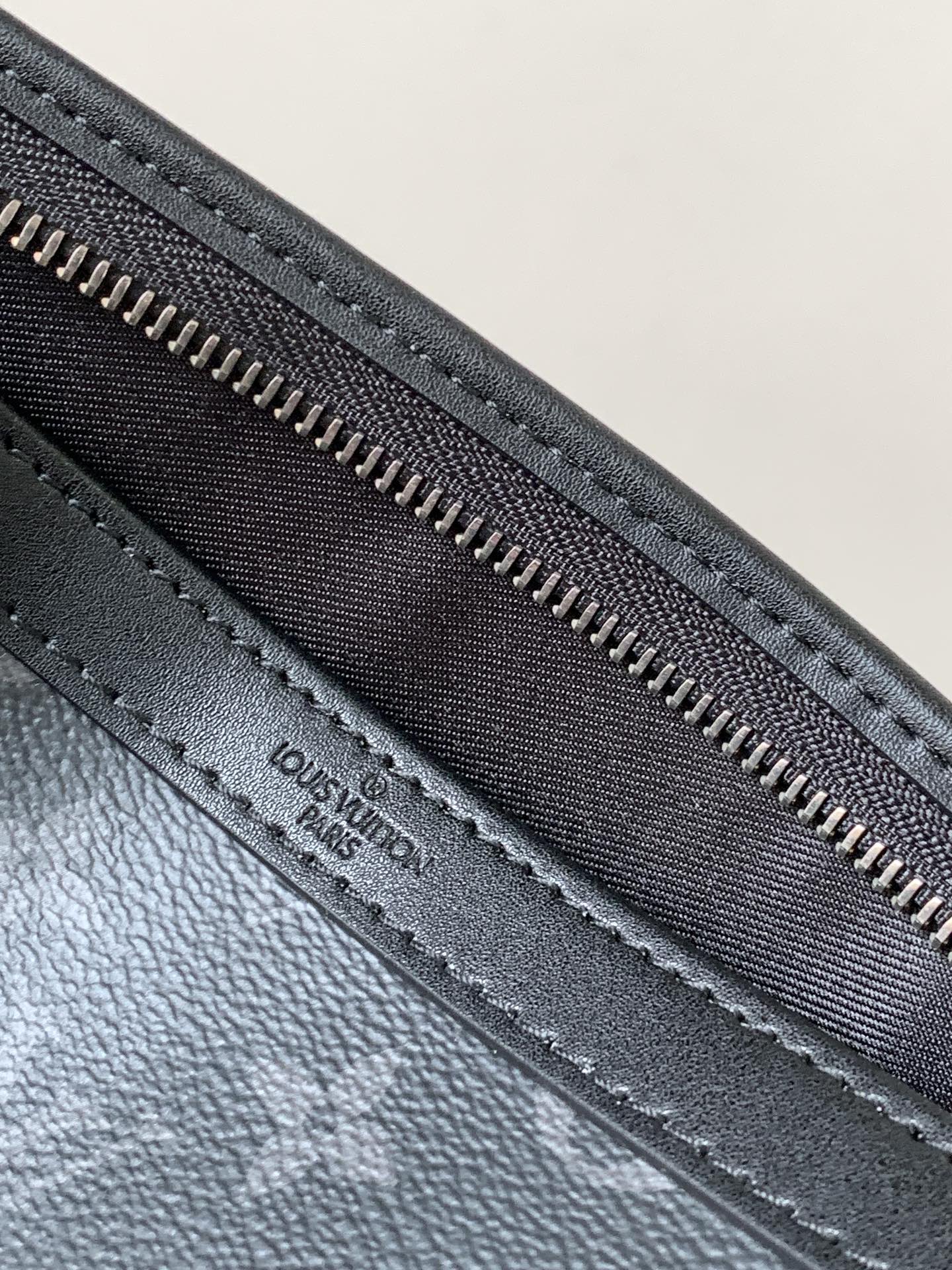 LOUIS VUITTON LV 25S GASTON WEARABLE WALLET 22 IN MONOGRAM ECLIPSE REVERSE CANVAS