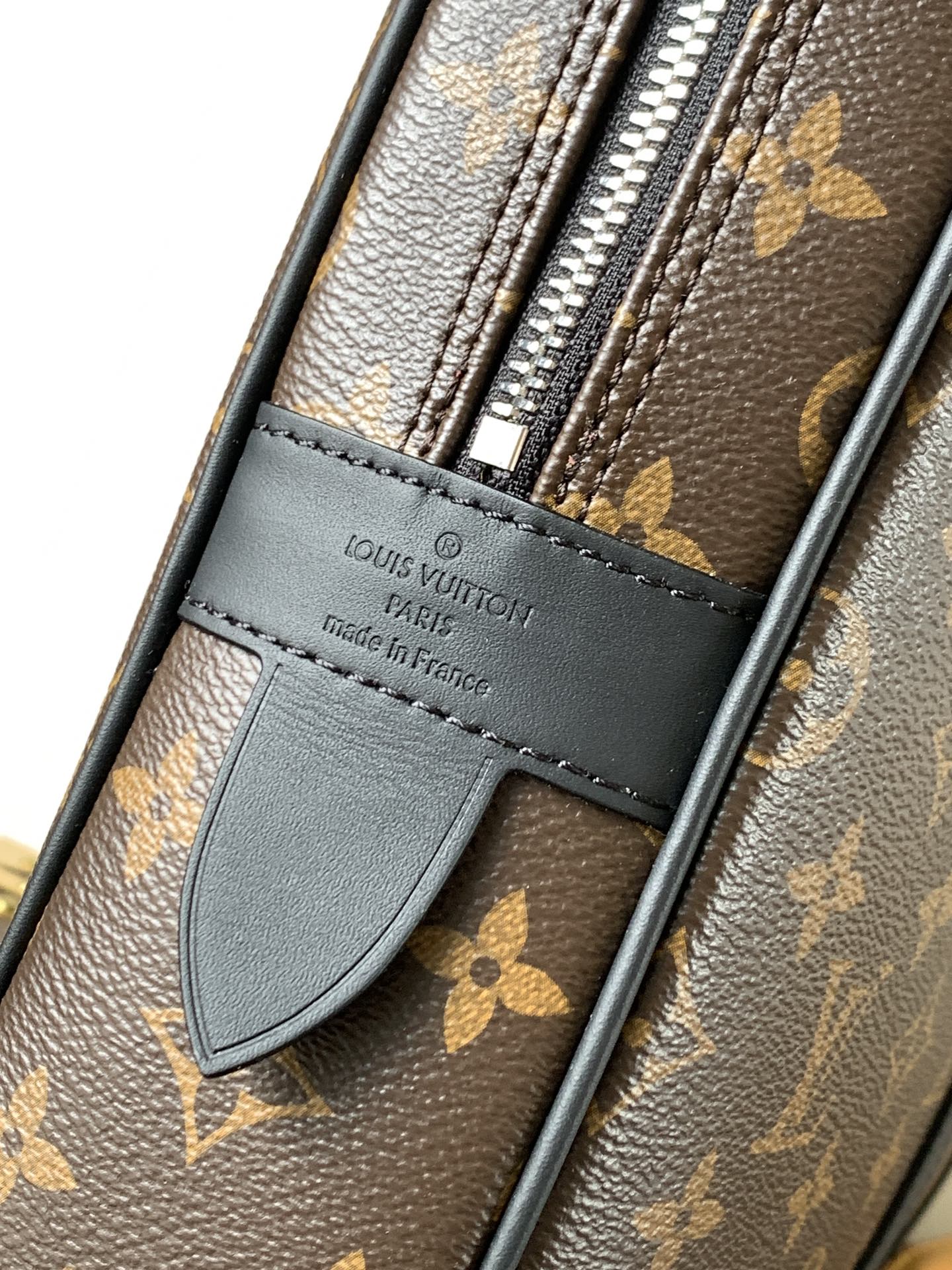 LOUIS VUITTON LV 25S PORTE- DOCUMENTS VOYAGE 41 IN BROWN AND BLACK EMBOSSED DAMIER INFINI CALFSKIN