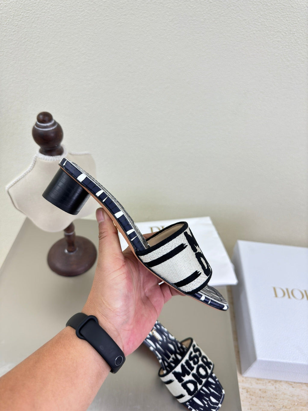 DIOR DWAY HEELED SLIDE EMBROIDERED COTTON AND NAVY BLUE MISS  ALLOVER MOTIF 35 MM