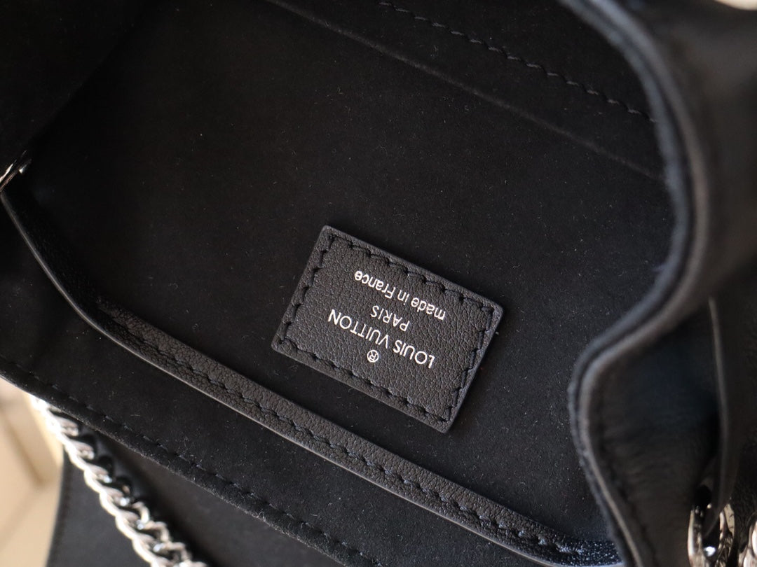 LOUIS VUITTON LV 25S MONTSOURIS VIBE 35 IN BLACK LAMBSKIN SILVER HARDWARE
