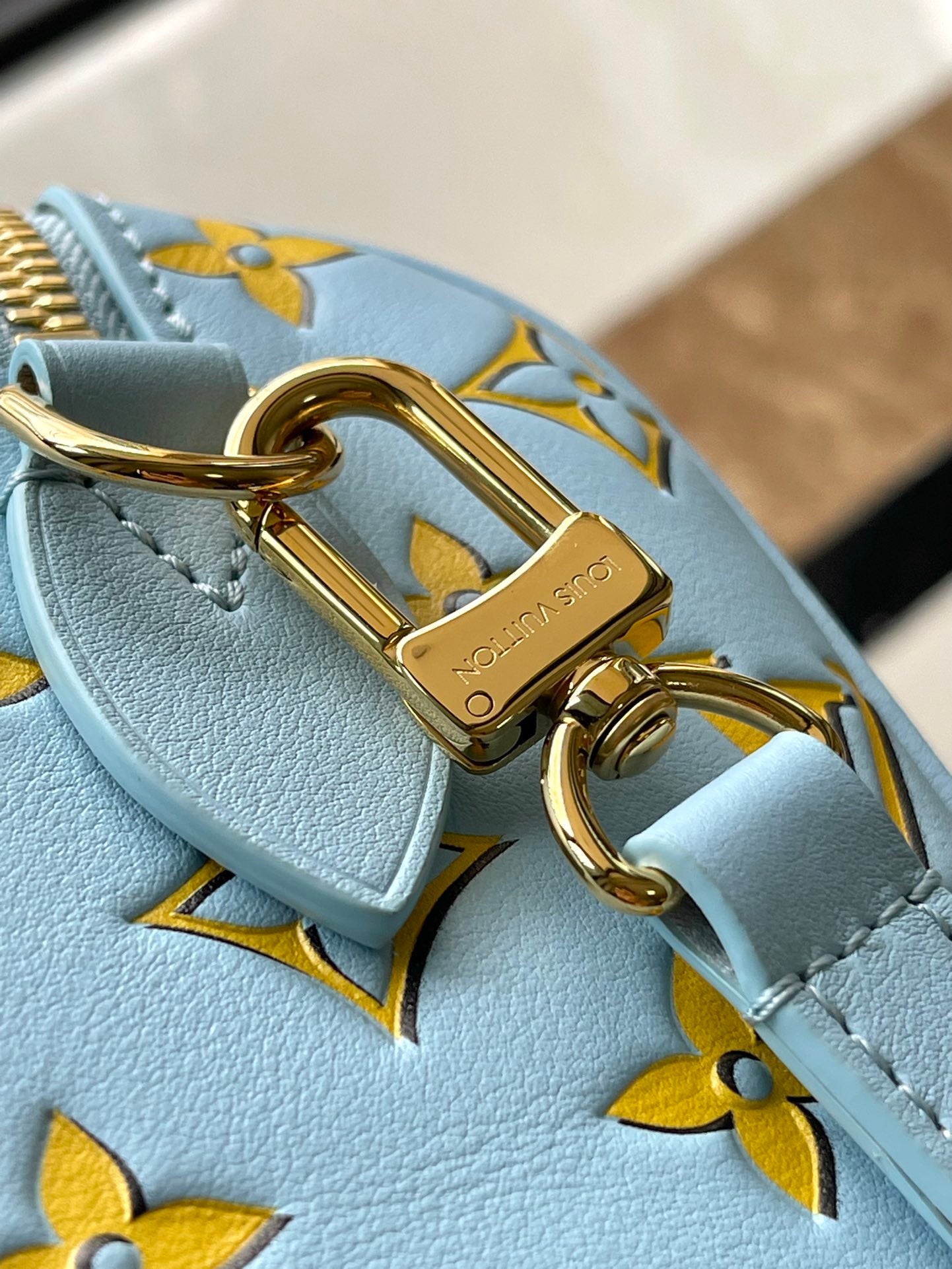 LOUIS VUITTON SPEEDY BANDOULIÈRE 20 IN SKY YELLOW MONOGRAM CALFSKIN GOLD BUCKLE