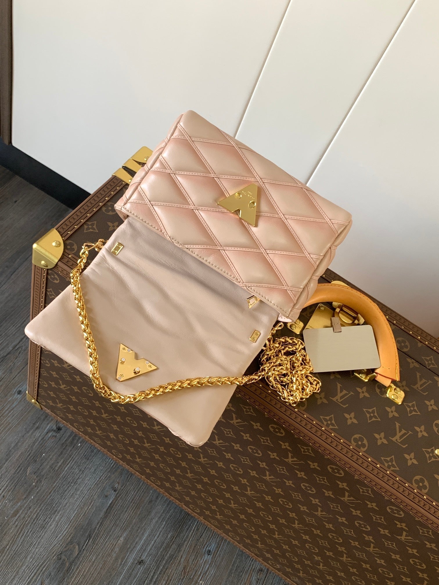 LOUIS VUITTON LV 25S GO-14 MM 23 IN LIGHT PINK QUILTED LAMBSKIN GOLD HARDWRE