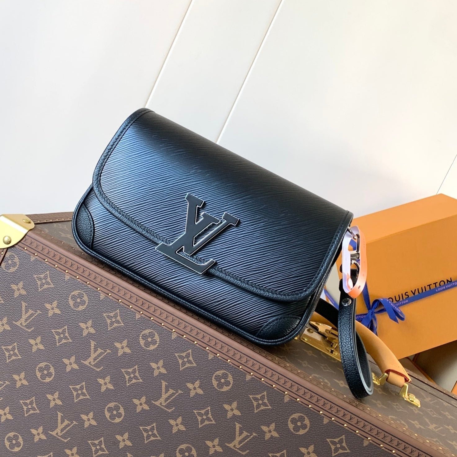 LOUIS VUITTON BUCI BAG 24 IN BLACK EPI GRAIN COWHIDE