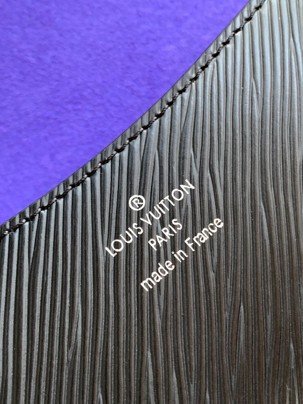 LOUIS VUITTON BUCI BAG 24 IN BLACK EPI GRAIN COWHIDE