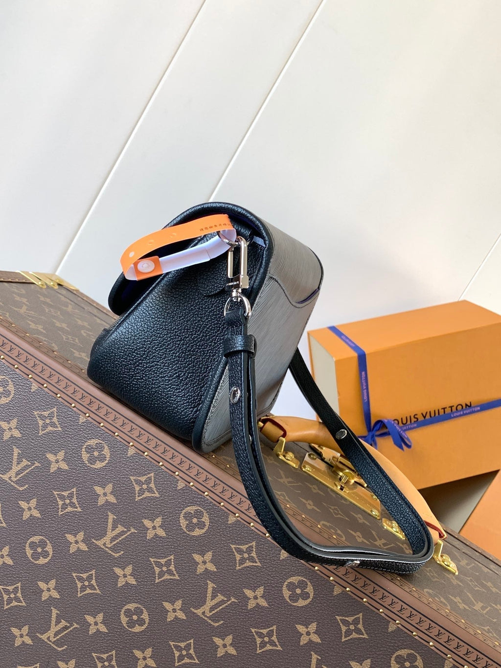 LOUIS VUITTON BUCI BAG 24 IN BLACK EPI GRAIN COWHIDE