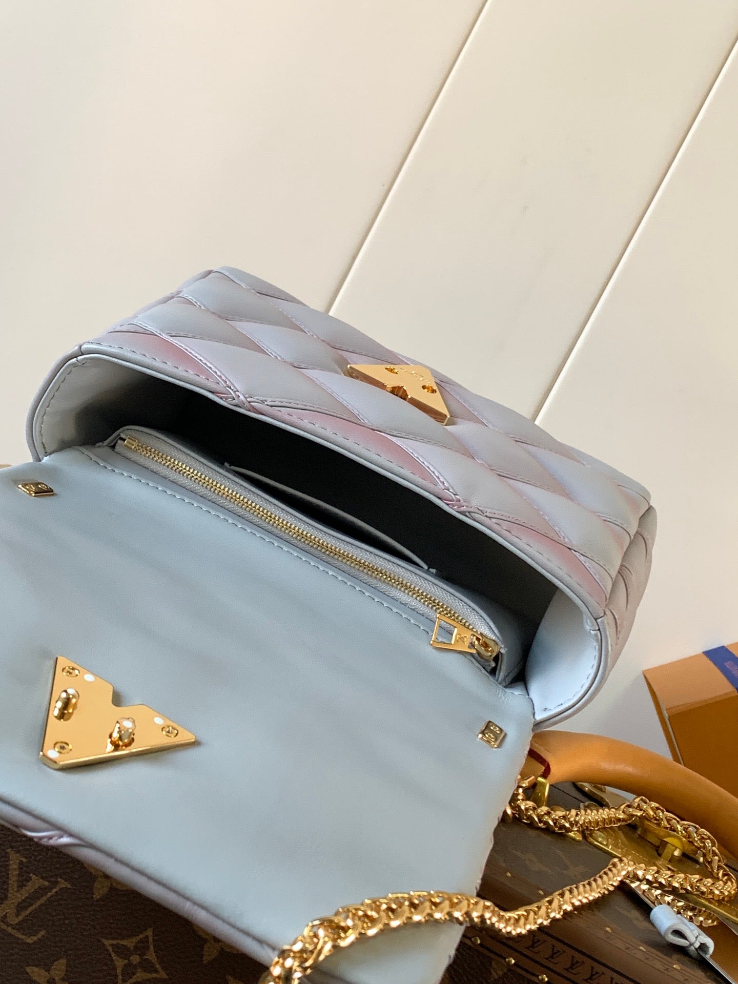 LOUIS VUITTON LV 25S GO-14 MM 23 IN LAVENDER GRAY QUILTED LAMBSKIN GOLD HARDWARE