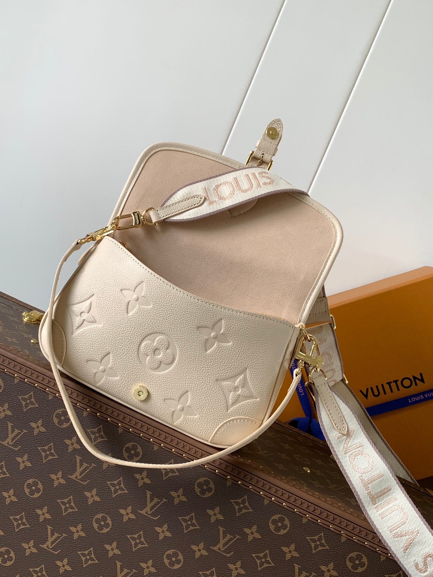LOUIS VUITTON DIANE 23 IN LIGHT BEIGE MONOGRAM EMPREINTE LEATHER