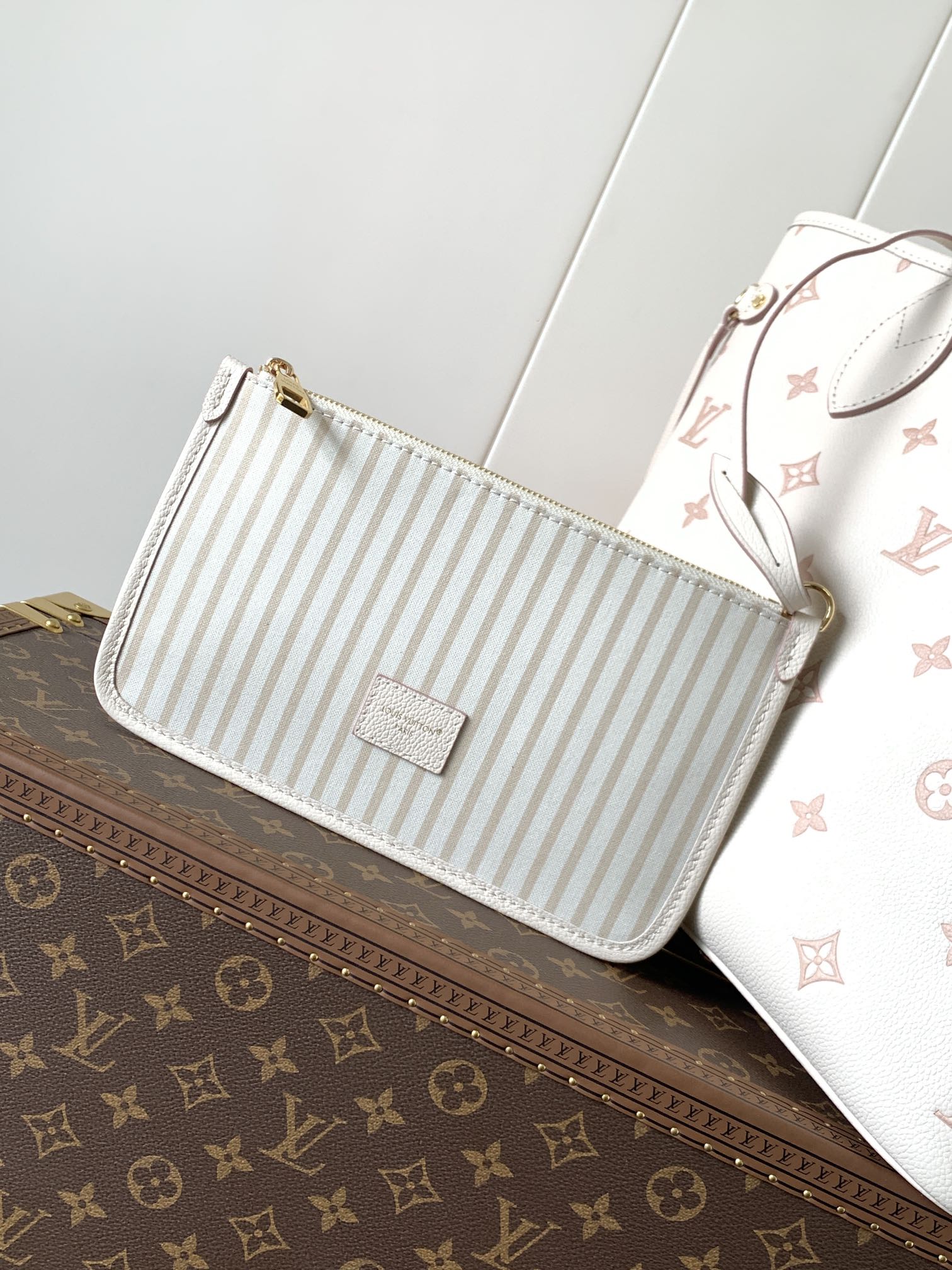 LOUIS VUITTON NEVERFULL MM TOTE BAG 32 IN WHITE MIX PINK CALFSKIN