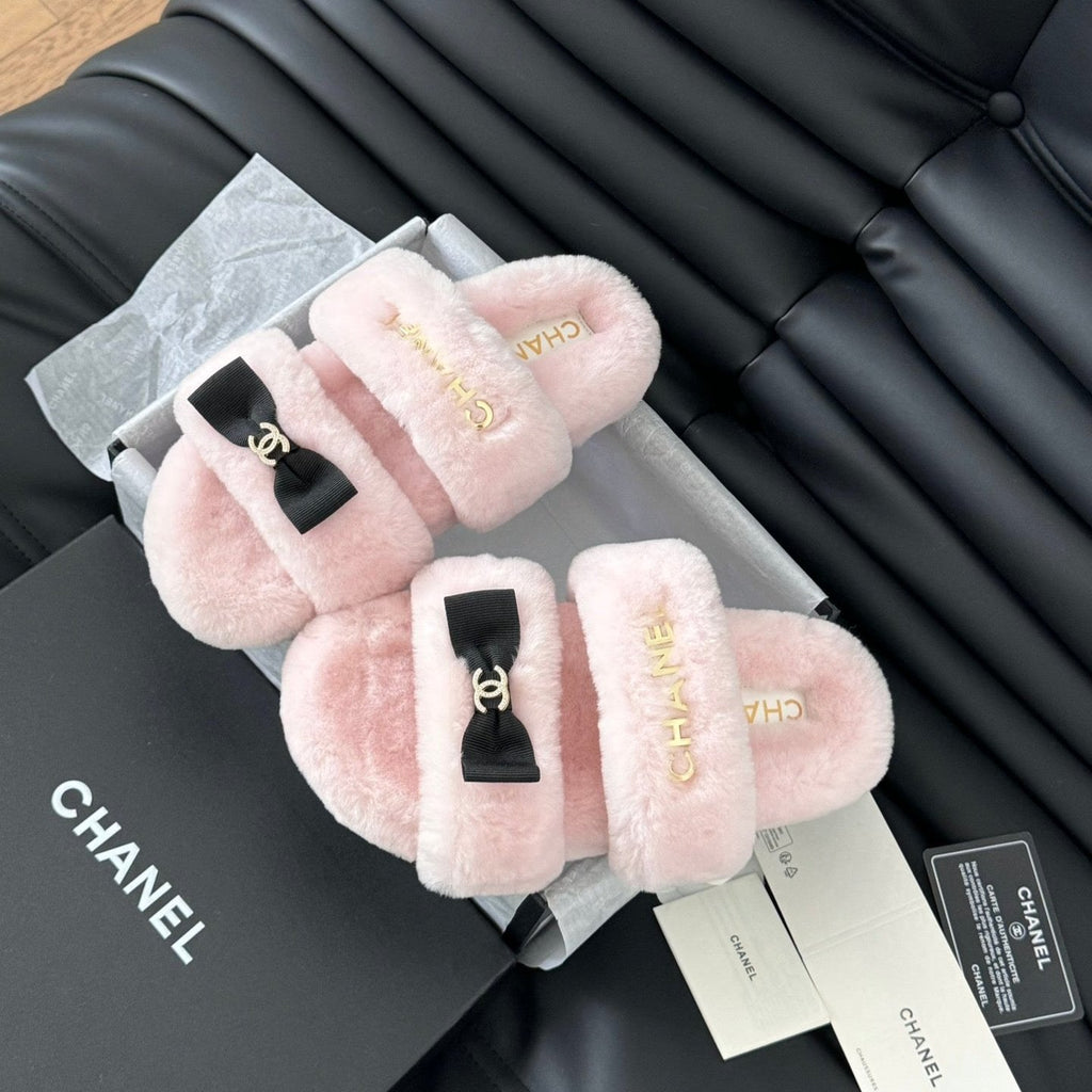 CHANEL DAD SANDAL MULE IN PASTEL PINK FLEECE WITH GOLD HARDWARE