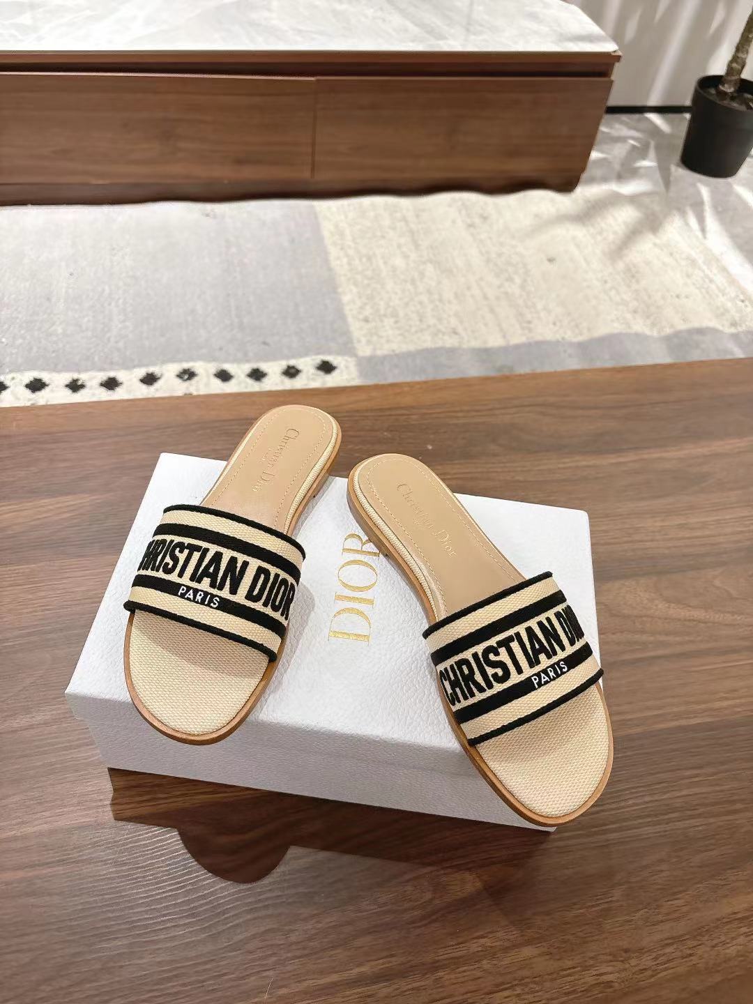 DIOR DWAY SLIDES IN BEIGE AND BLACK TECHNICAL FABRIC