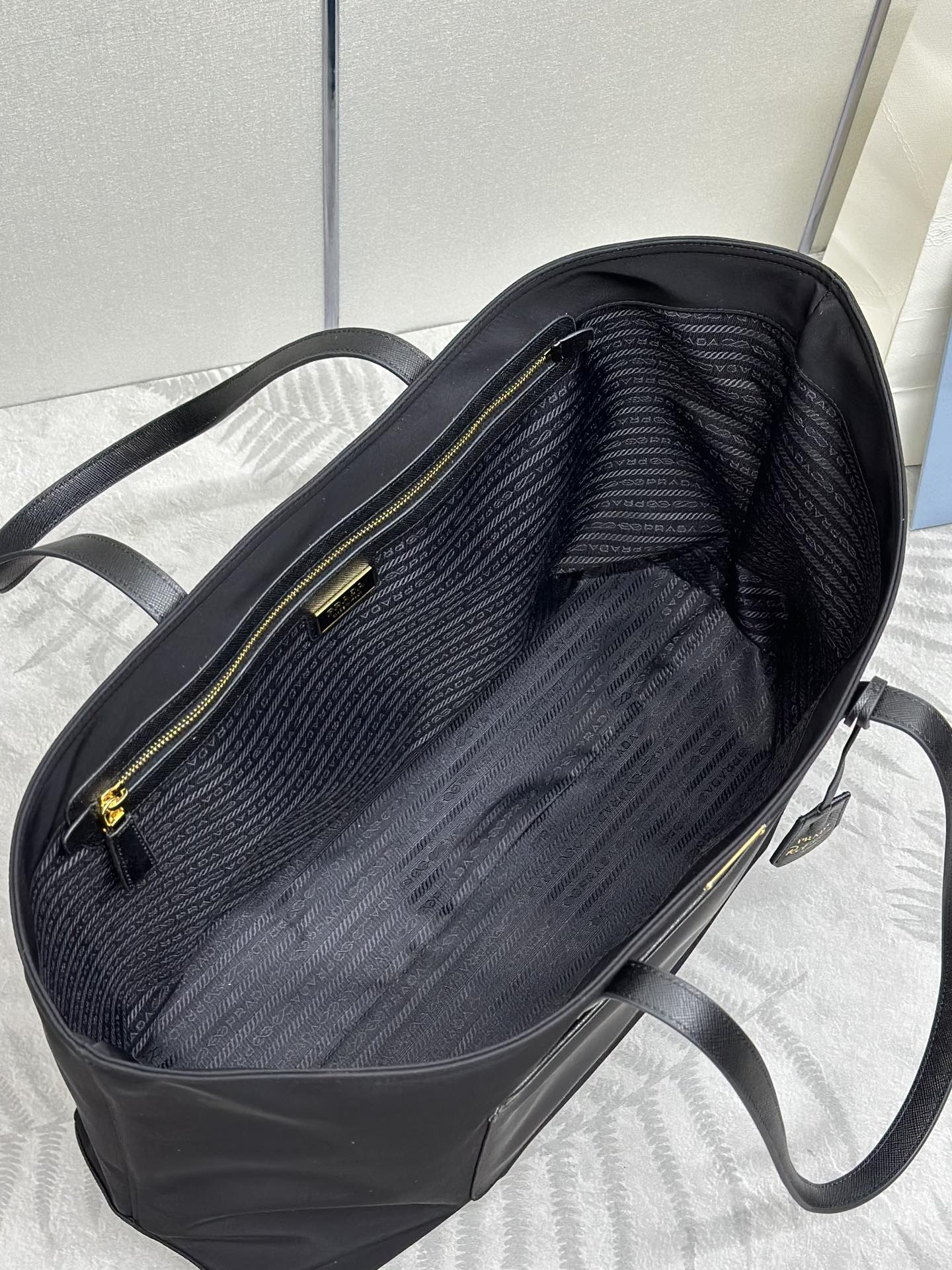 PRADA CLASSIC TOTE BAG 43 IN BLACK RE-NYLON FABRIC